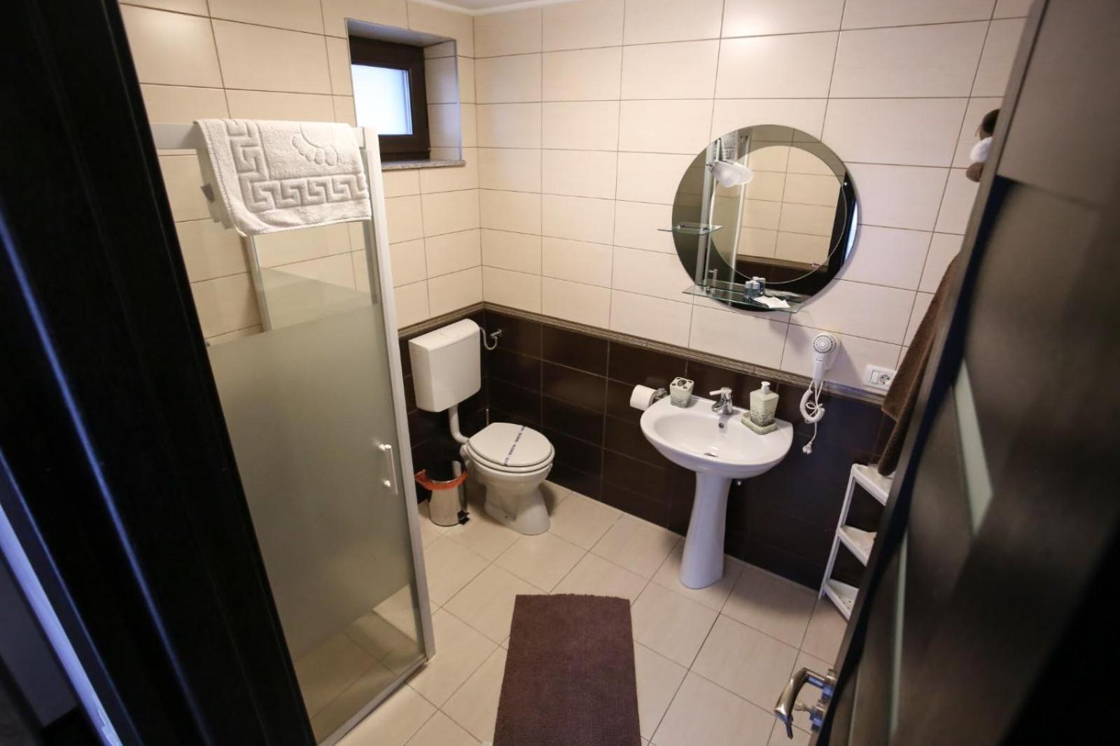 Triple Room with Private Bathroom photo 2