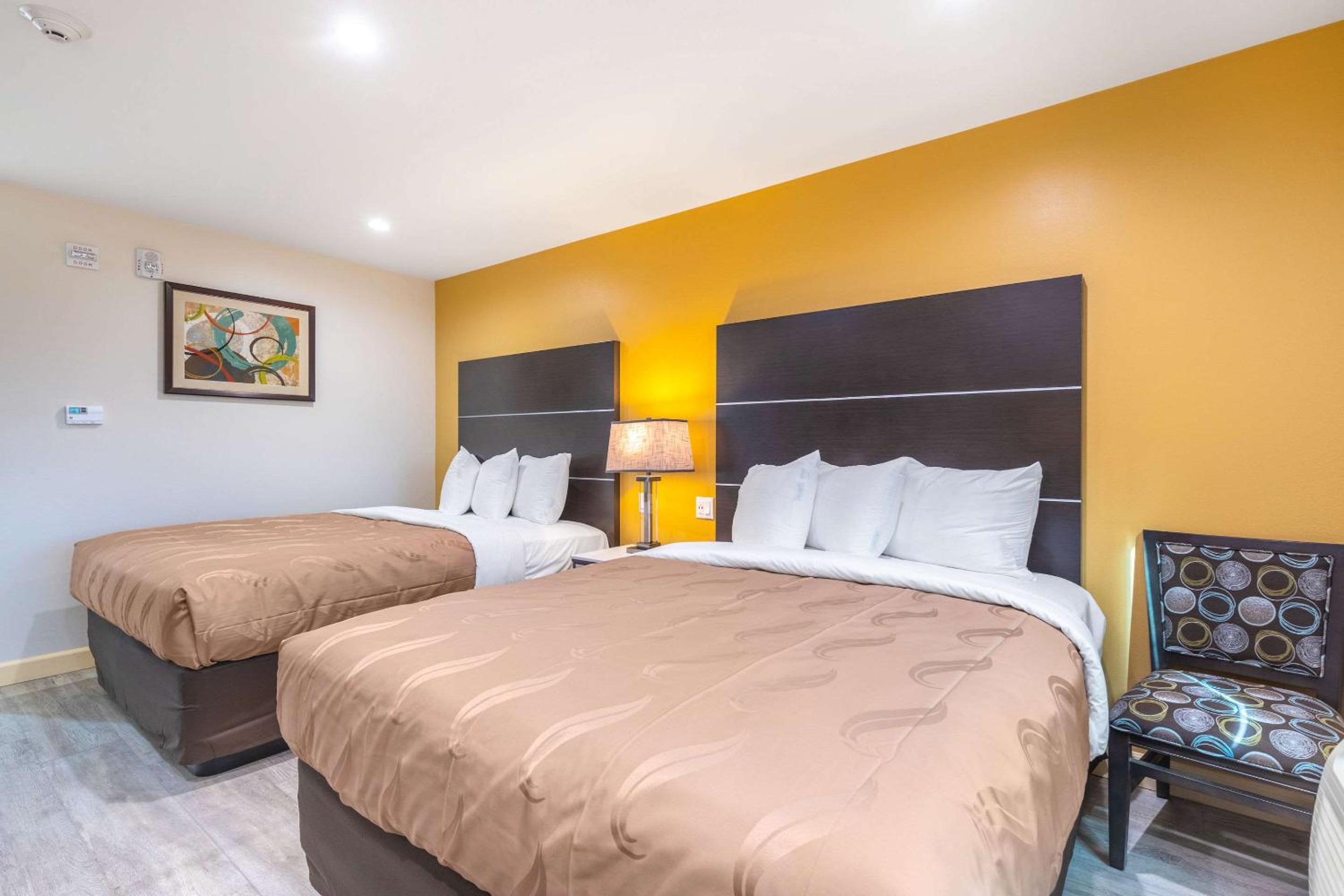 Queen Room with Two Queen Beds - Disability Access/Non-Smoking/Near Lobby
