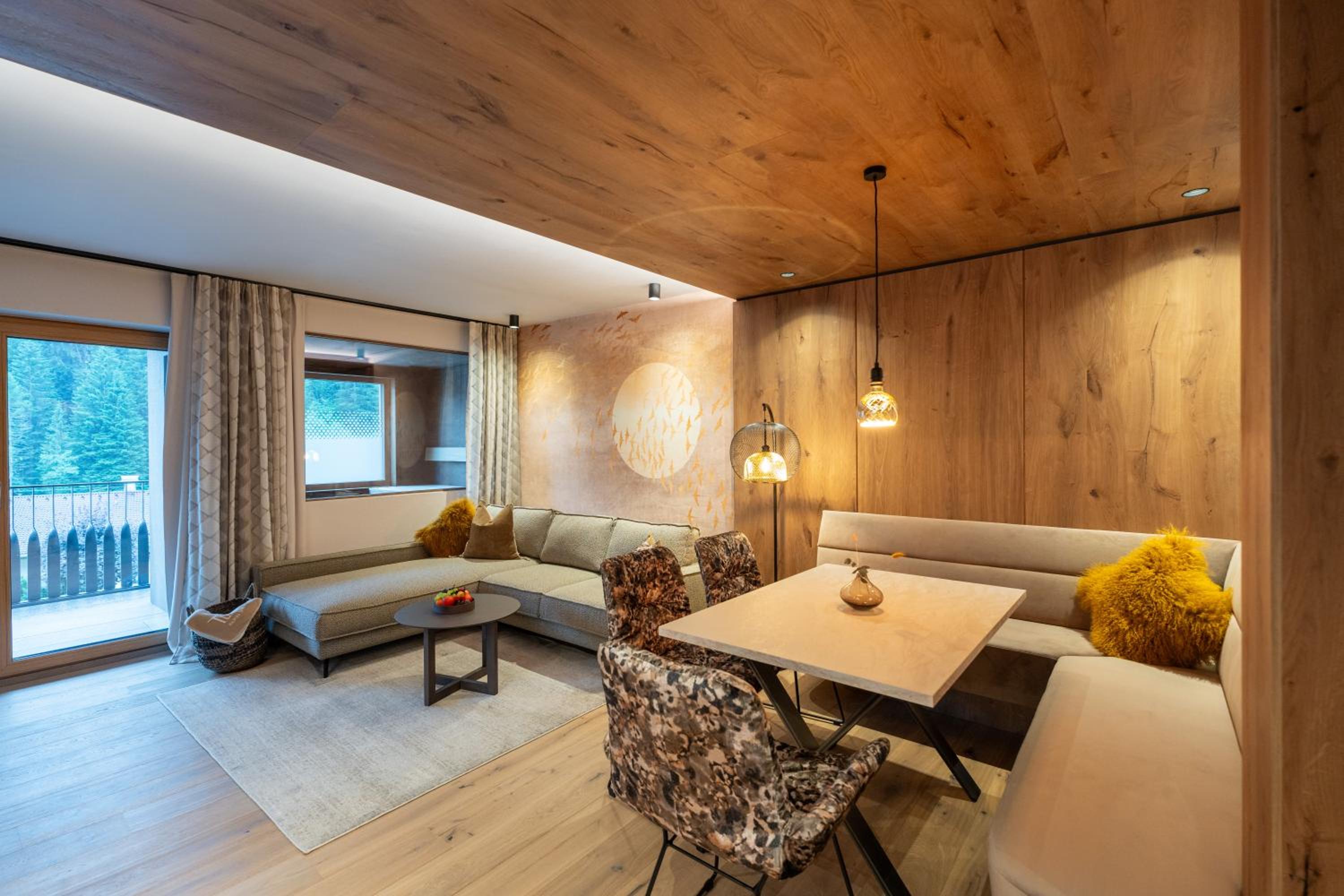 Three-Bedroom Apartment with Balcony photo 1