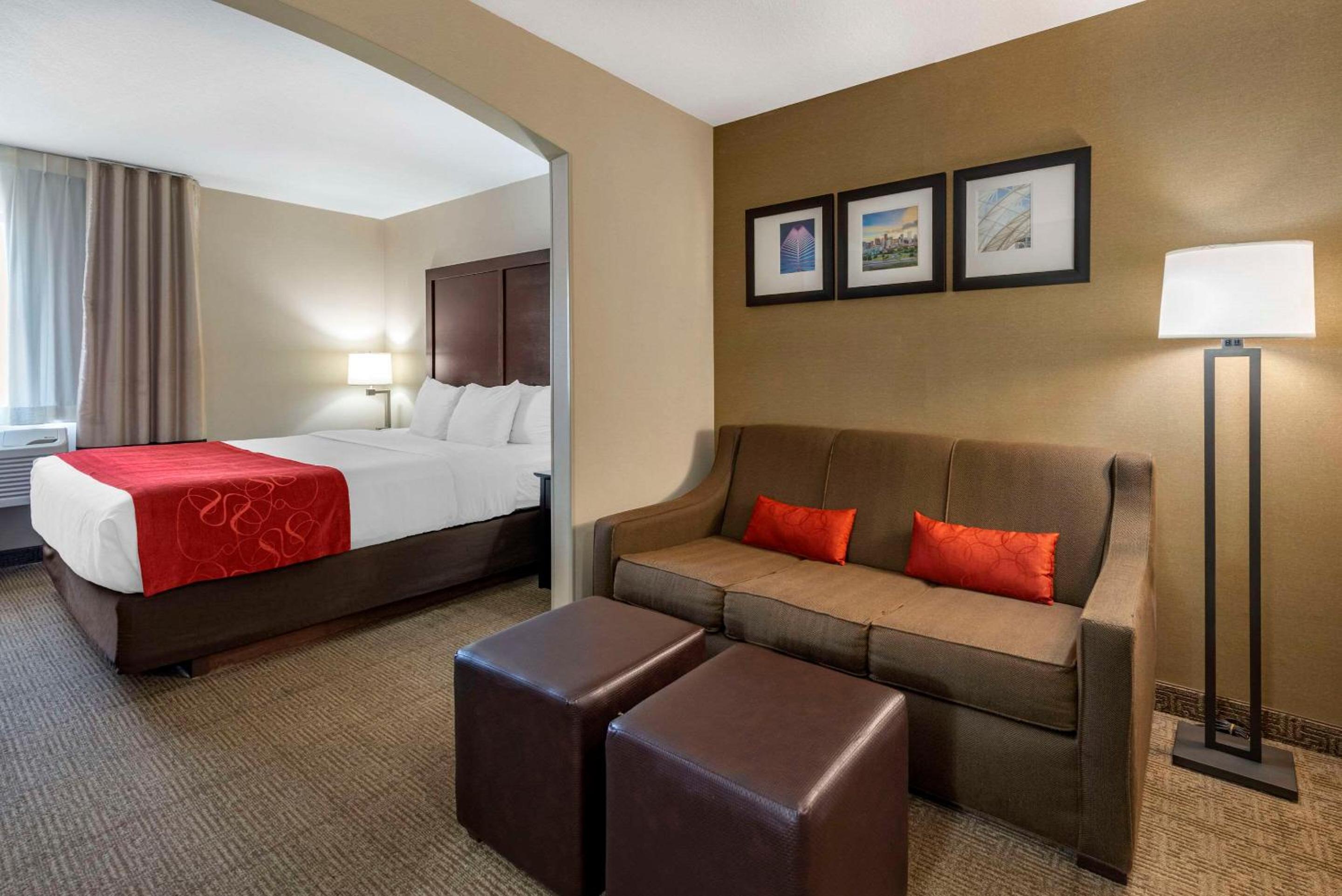 King Suite - Accessible/Non-Smoking - Photo 9