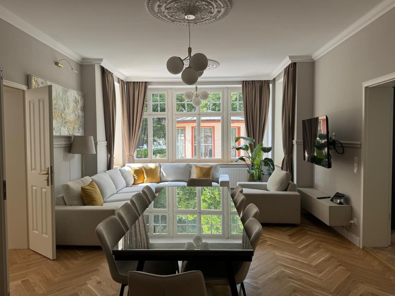 Four-Bedroom Deluxe Apartment with Sauna