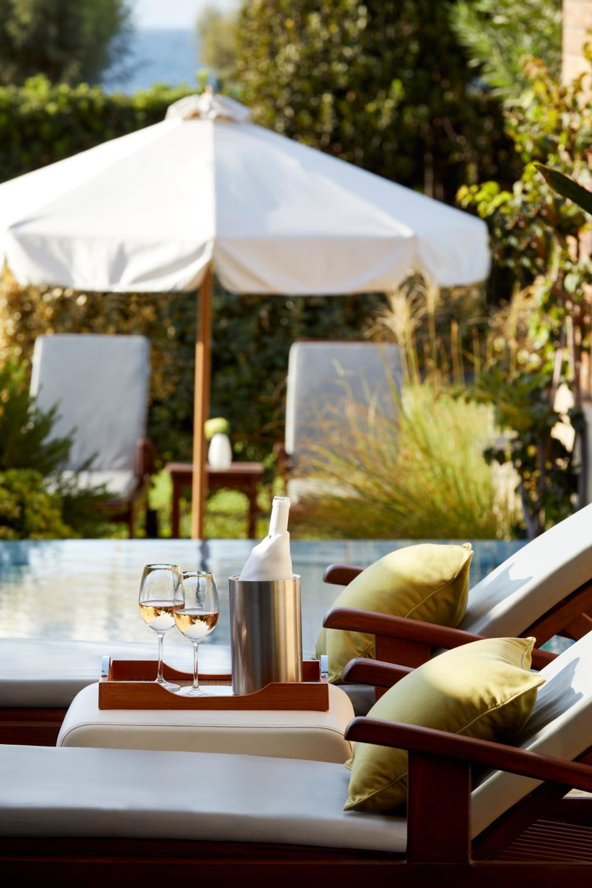 Amus Suite with Private Pool Garden View