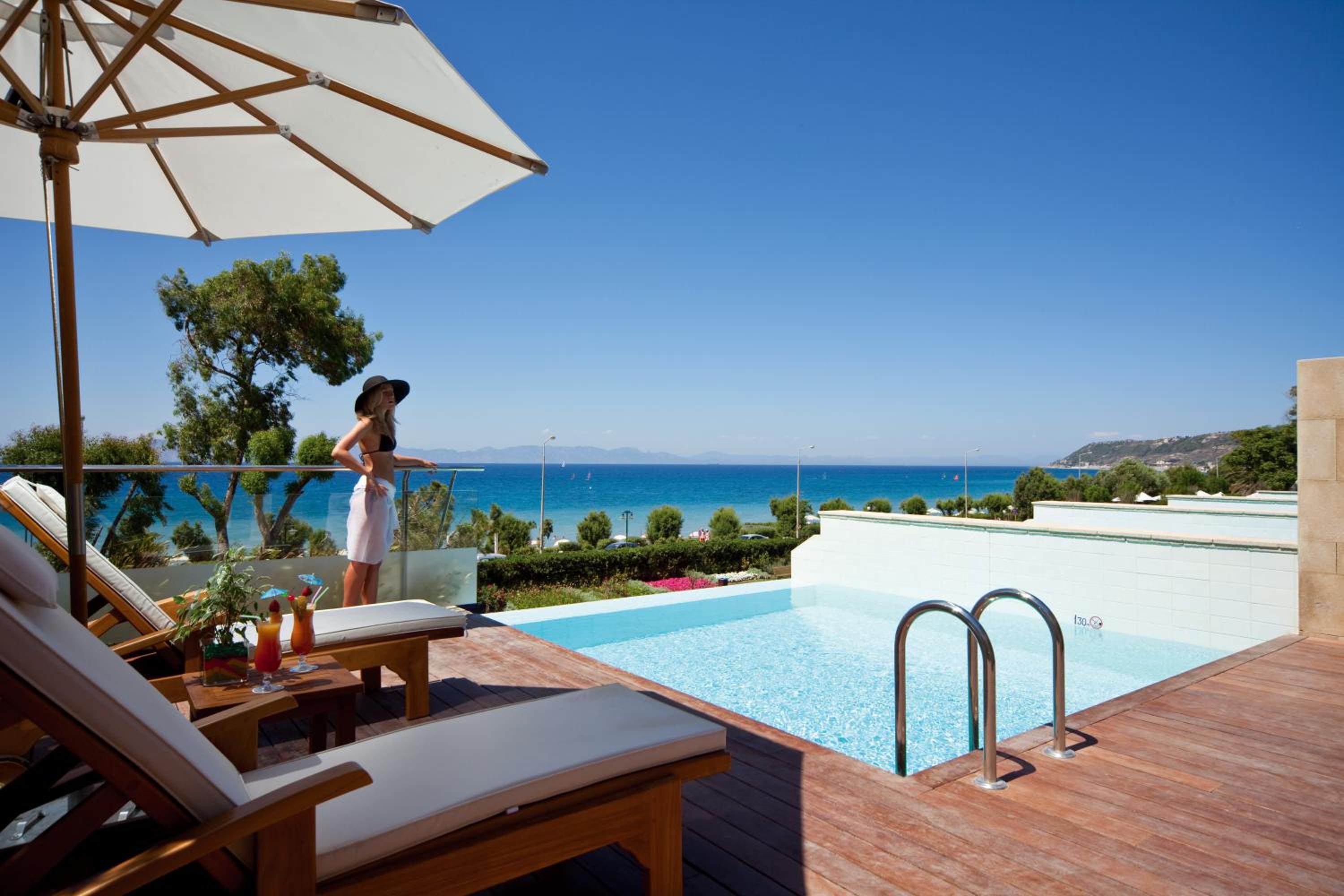 Amus Executive Suite with Private Pool Sea View