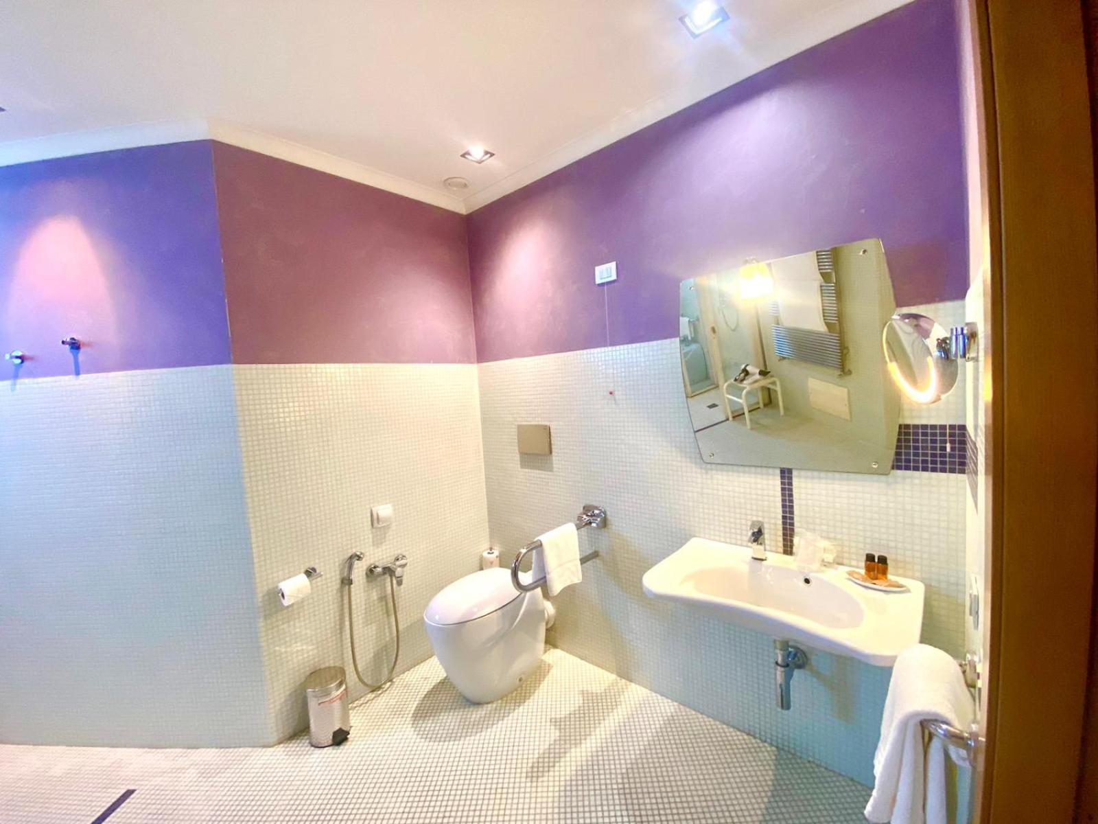 Double or Twin Room - Disability Access - Photo 3