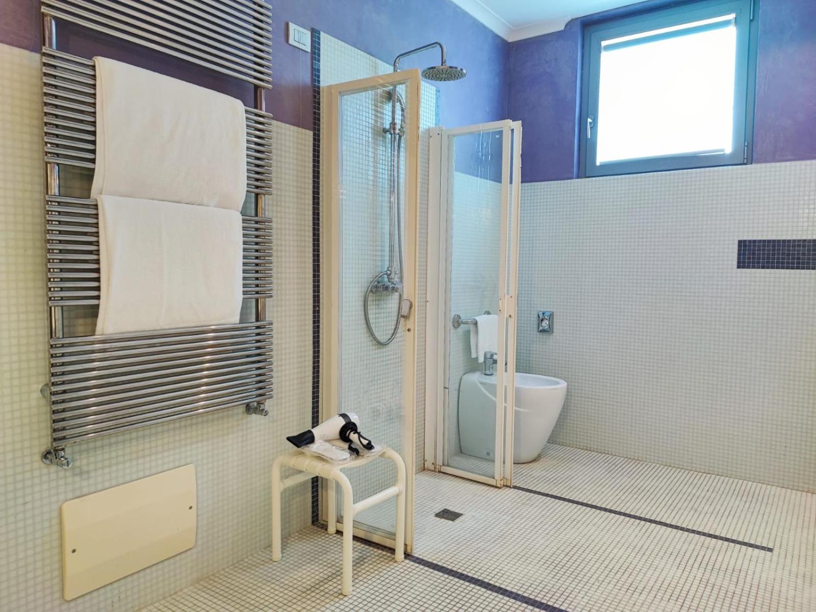 Double or Twin Room - Disability Access - Photo 4
