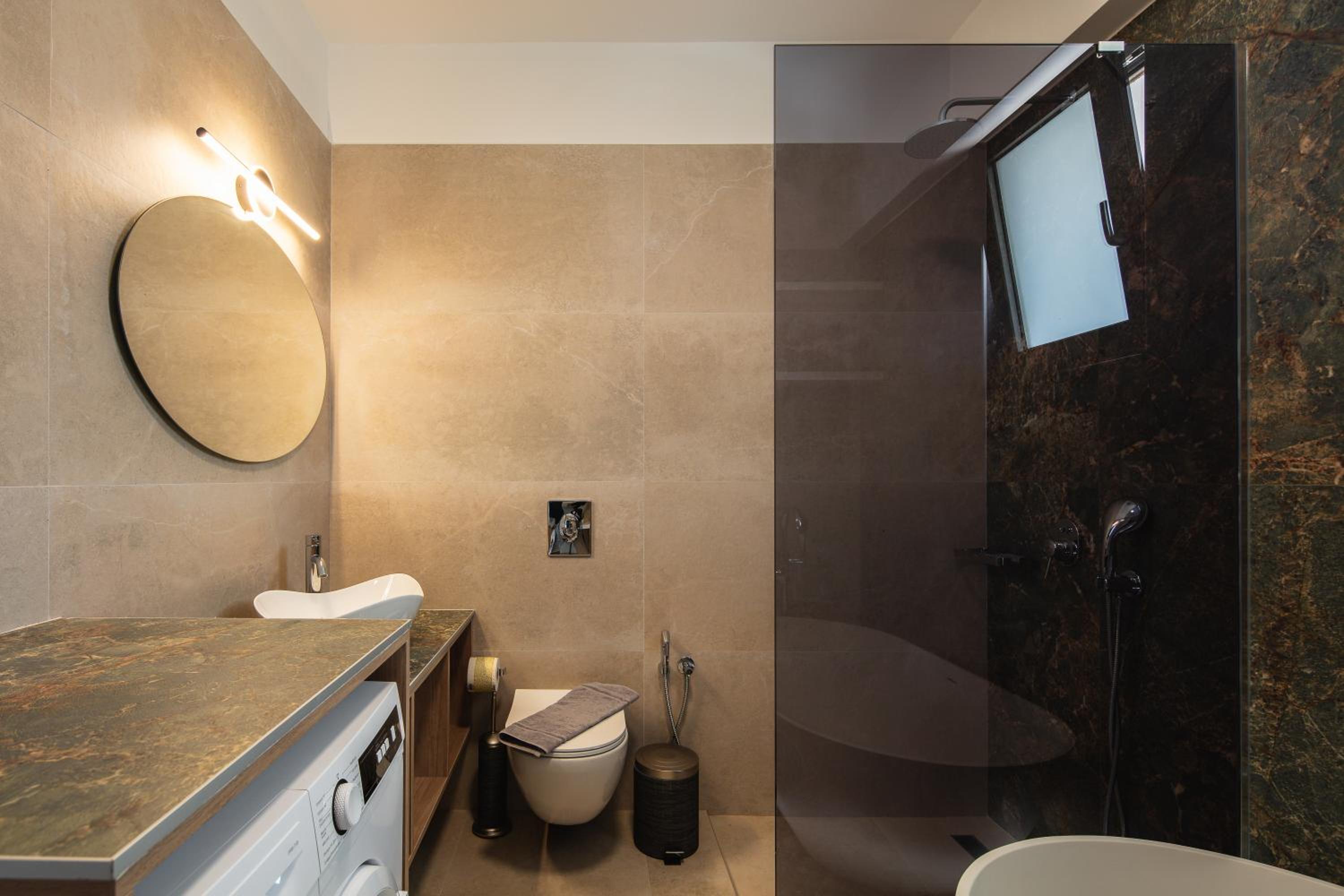 Superior Suite with Pool View - Photo 11