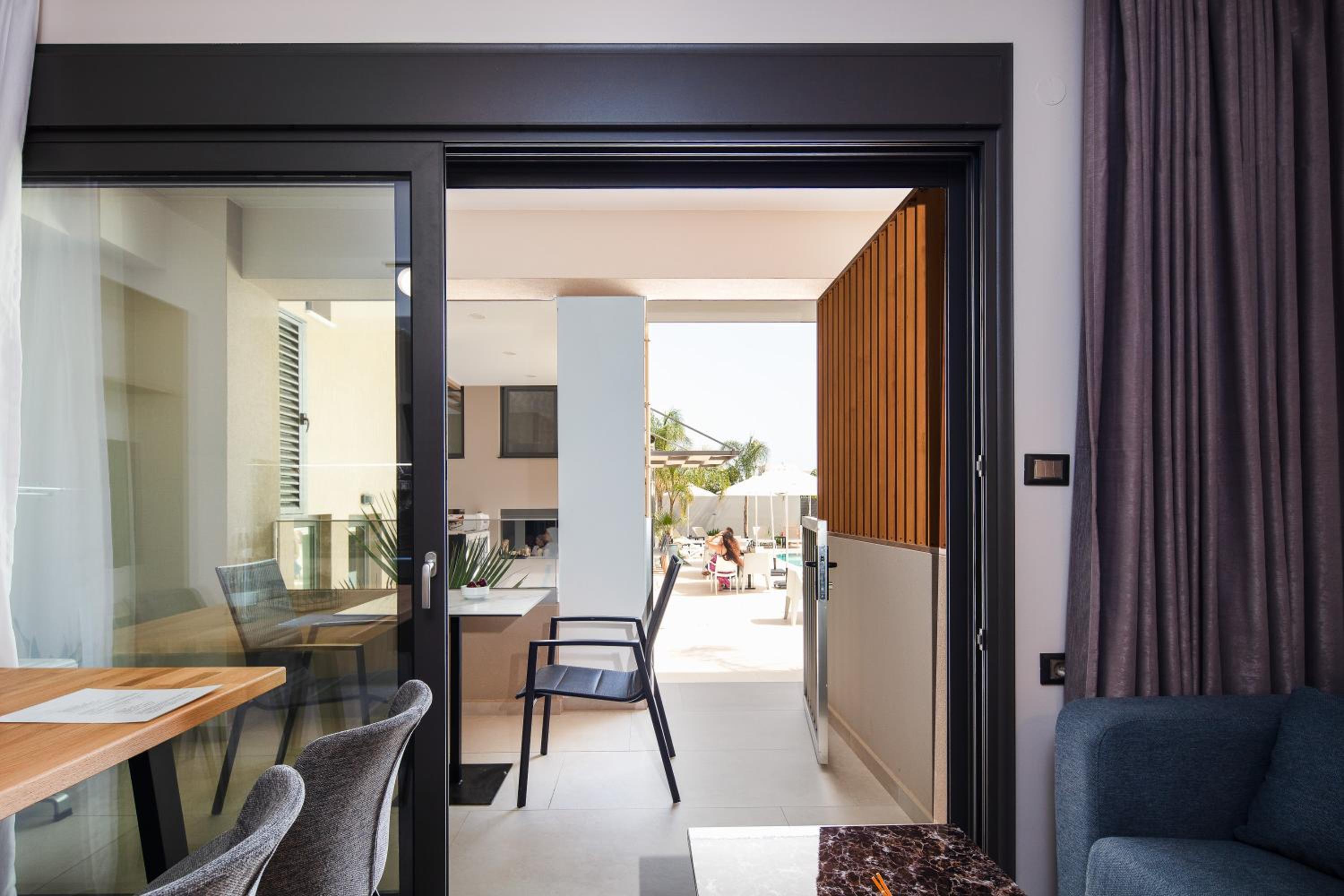 Superior Suite with Pool View - Photo 8