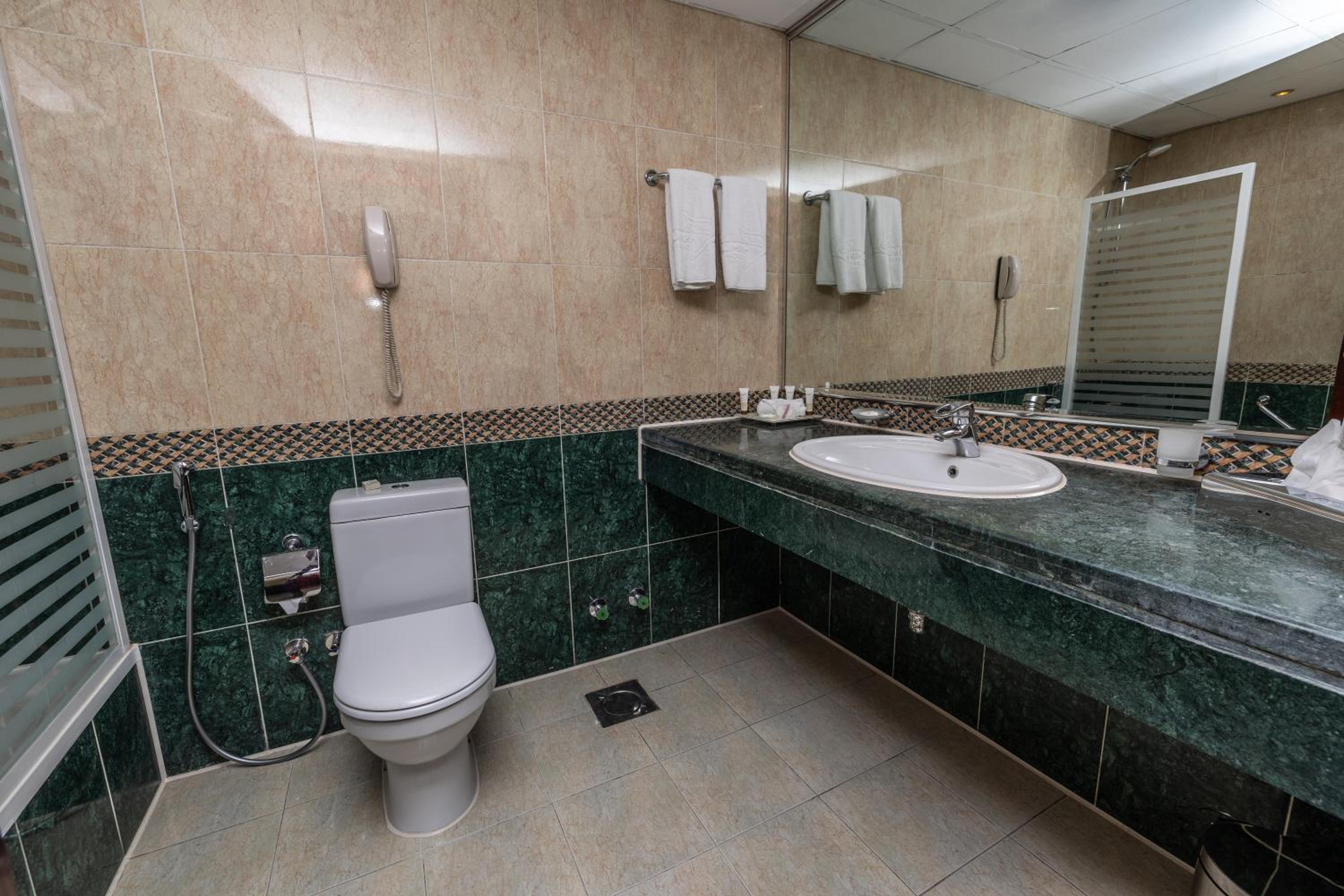 Executive Family Suite thumbnail 6