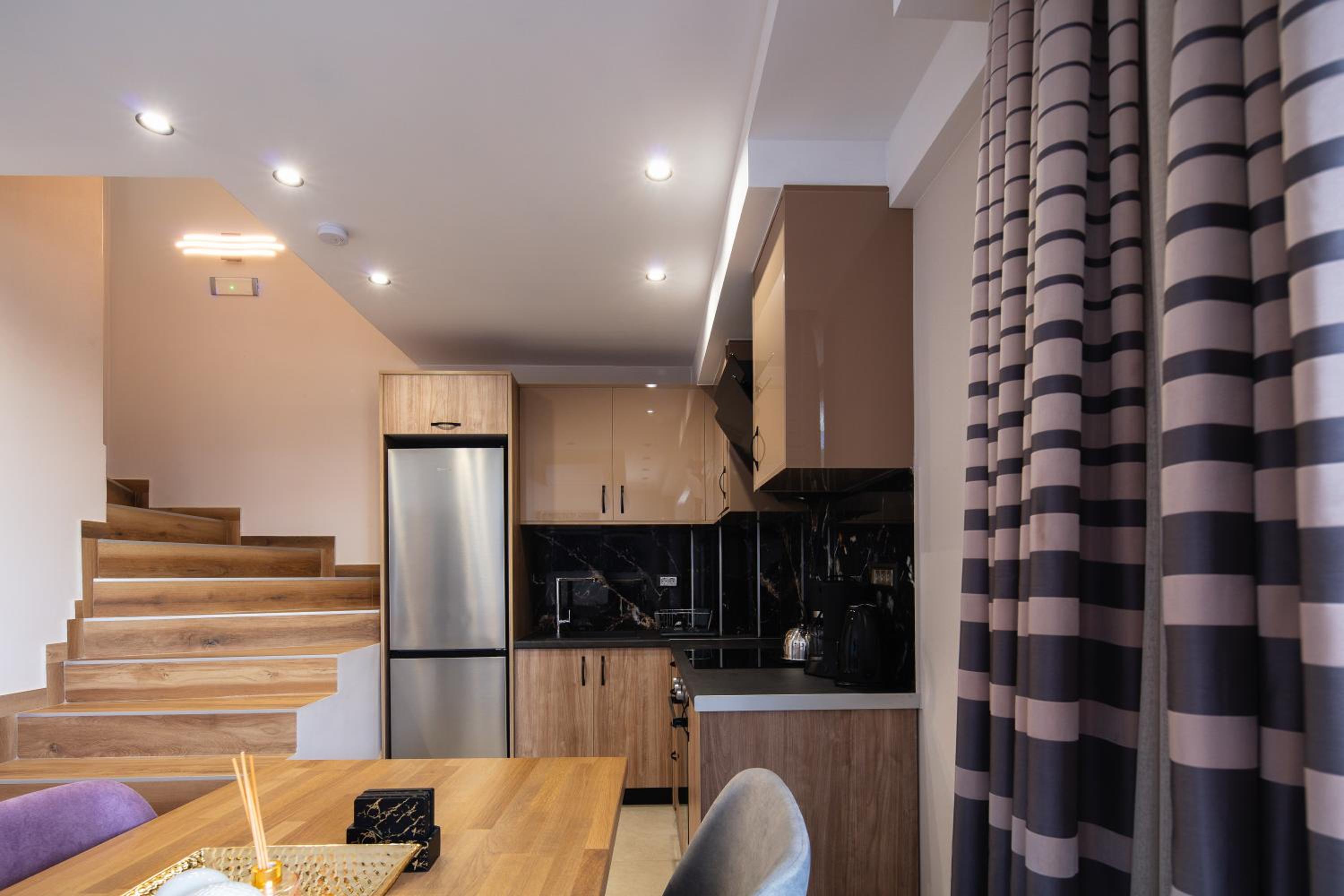 Two Bedroom Suite Split Level with Sea View - Photo 9