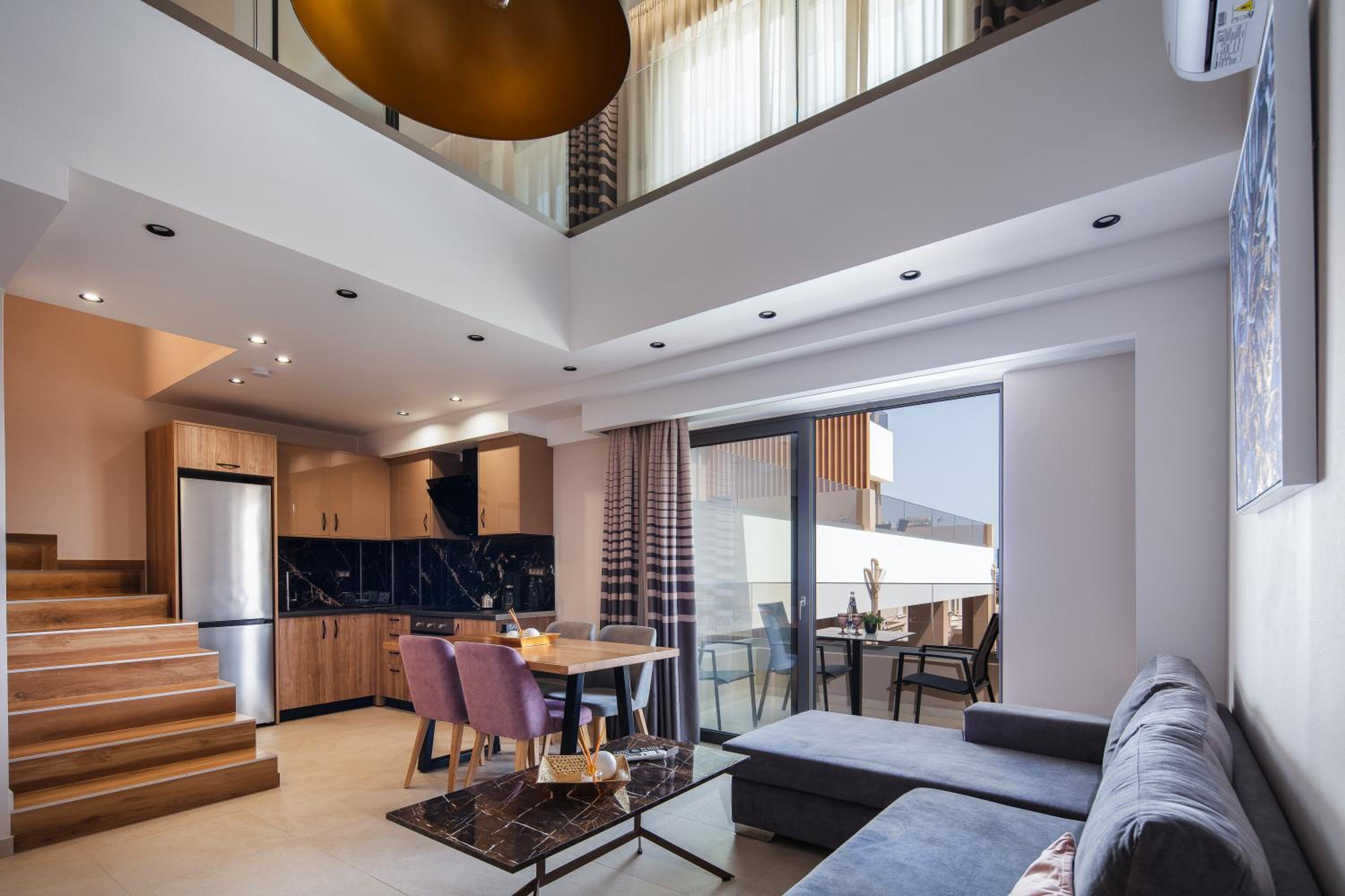 Two Bedroom Suite Split Level with Sea View - Photo 1