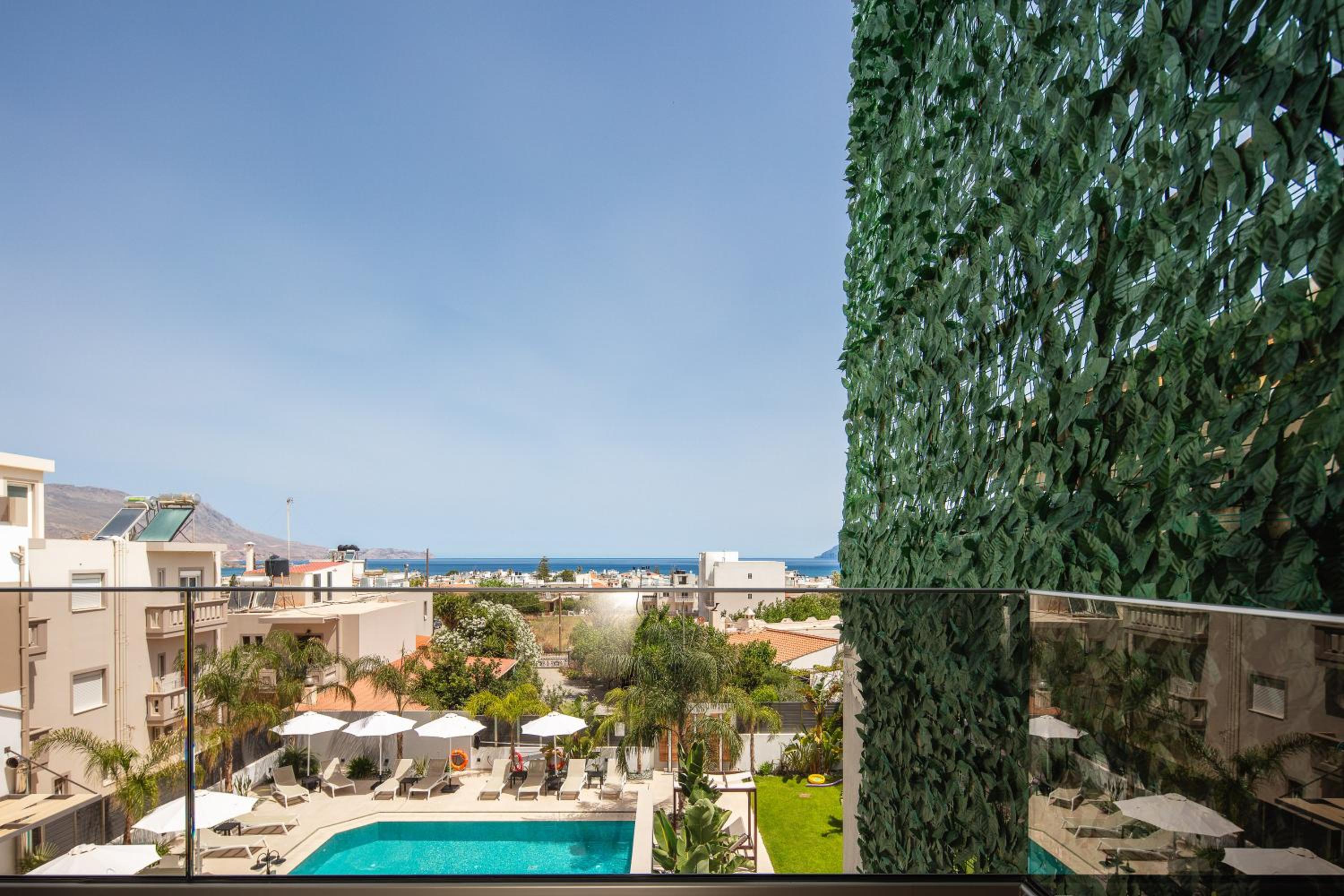 Two Bedroom Suite Split Level with Sea View - Photo 2