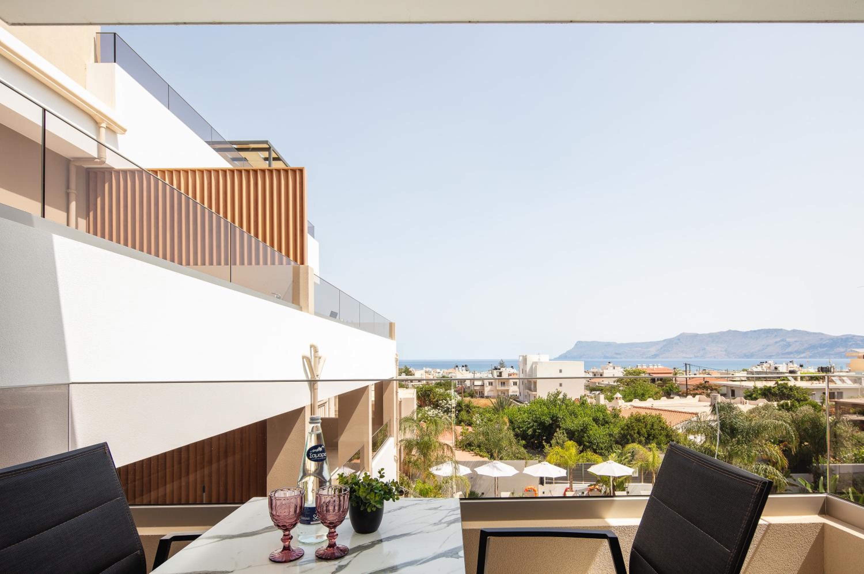 Two Bedroom Suite Split Level with Sea View - Photo 22