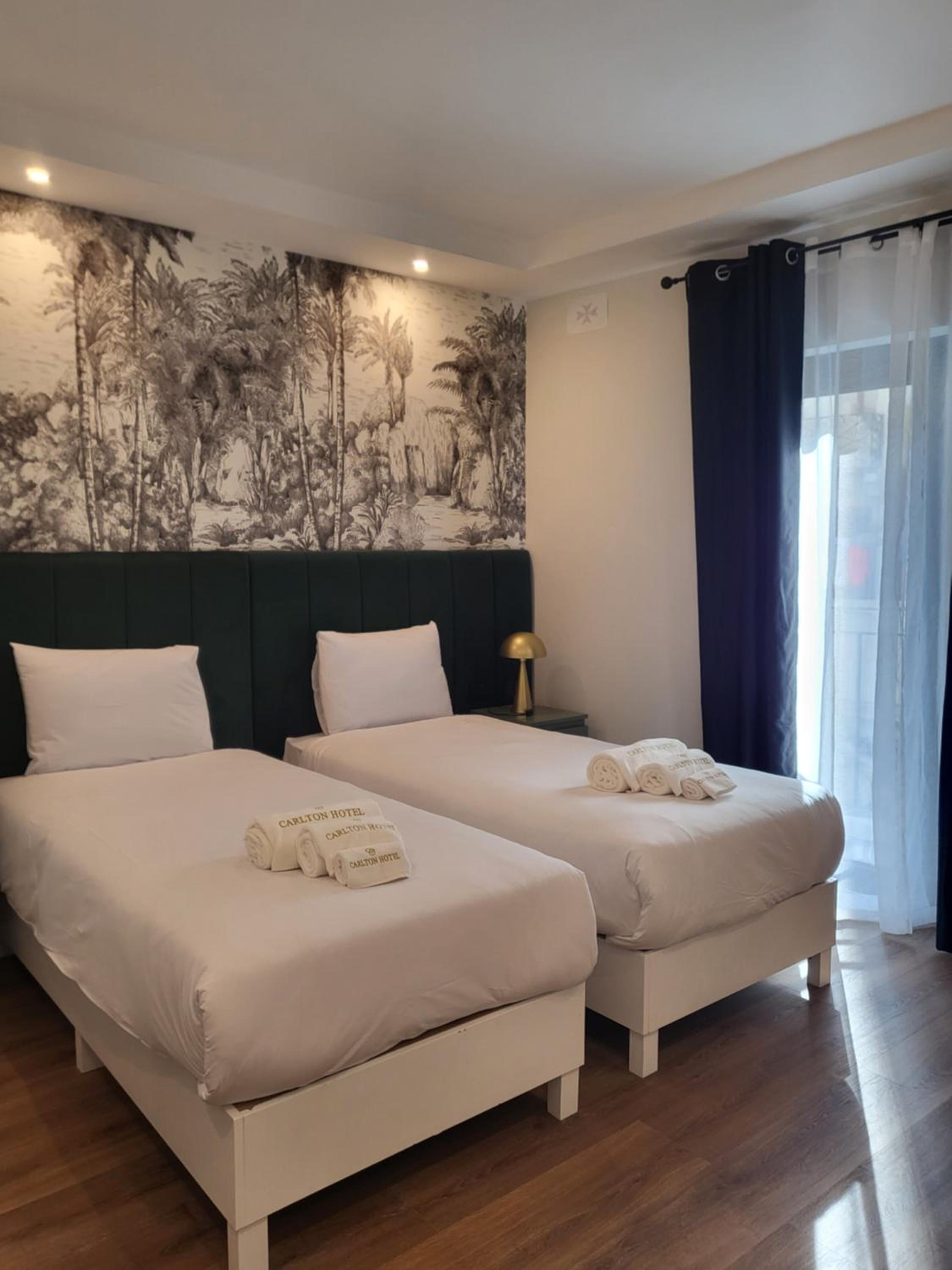 Double or Twin Room with Sea View - Photo 2