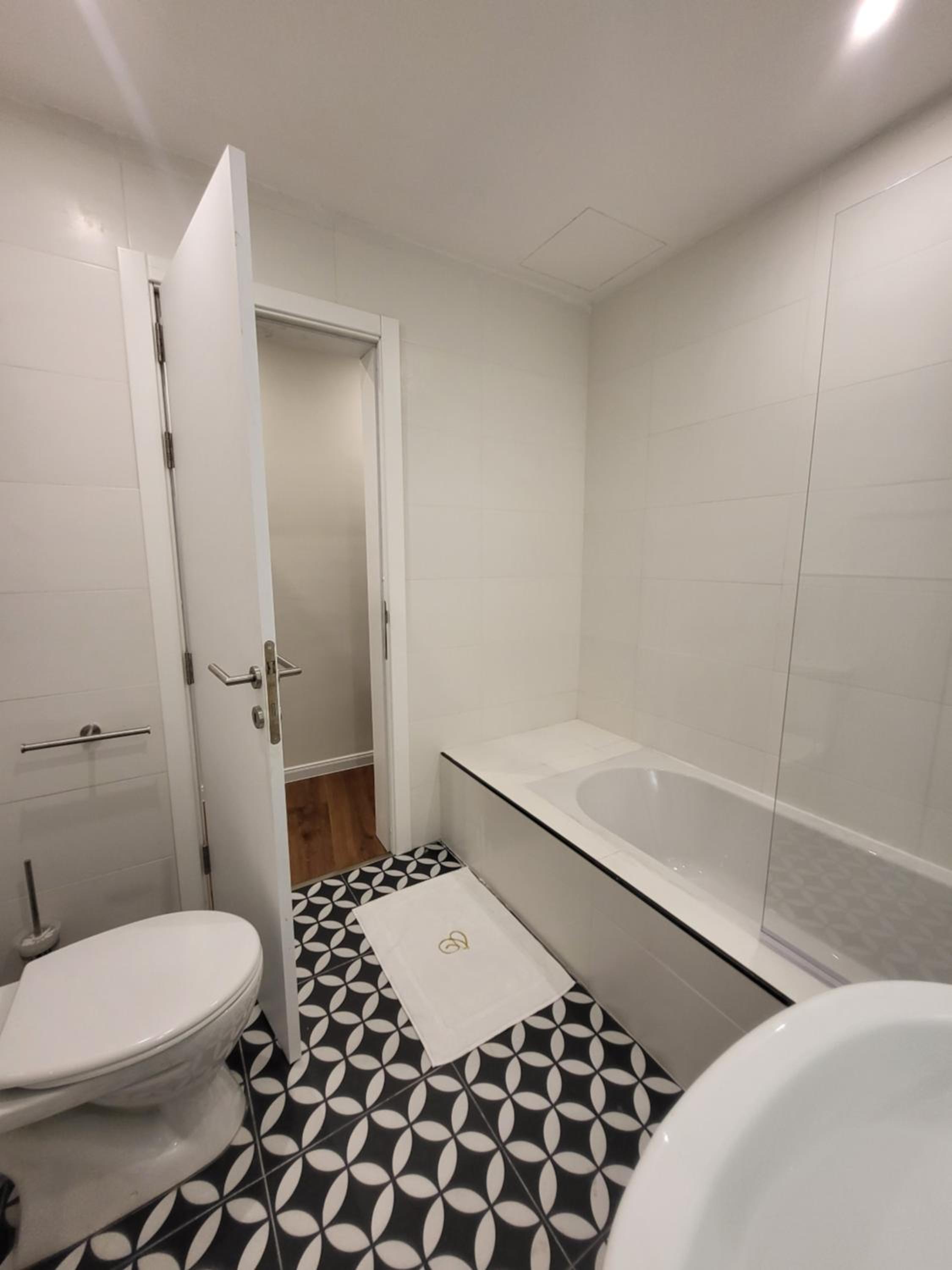 Standard Double or Twin Room - Photo 3