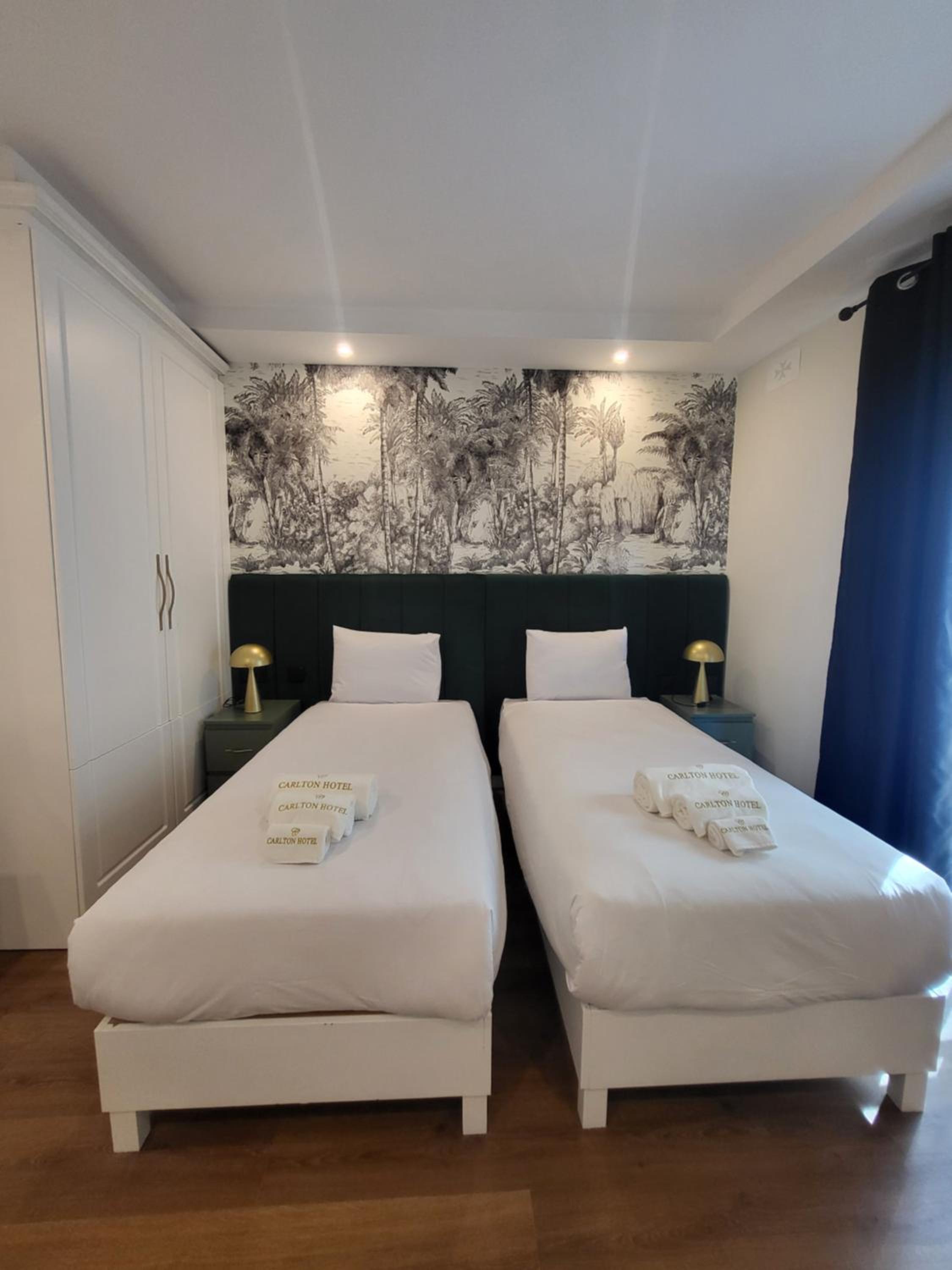 Double or Twin Room with Sea View - Photo 1