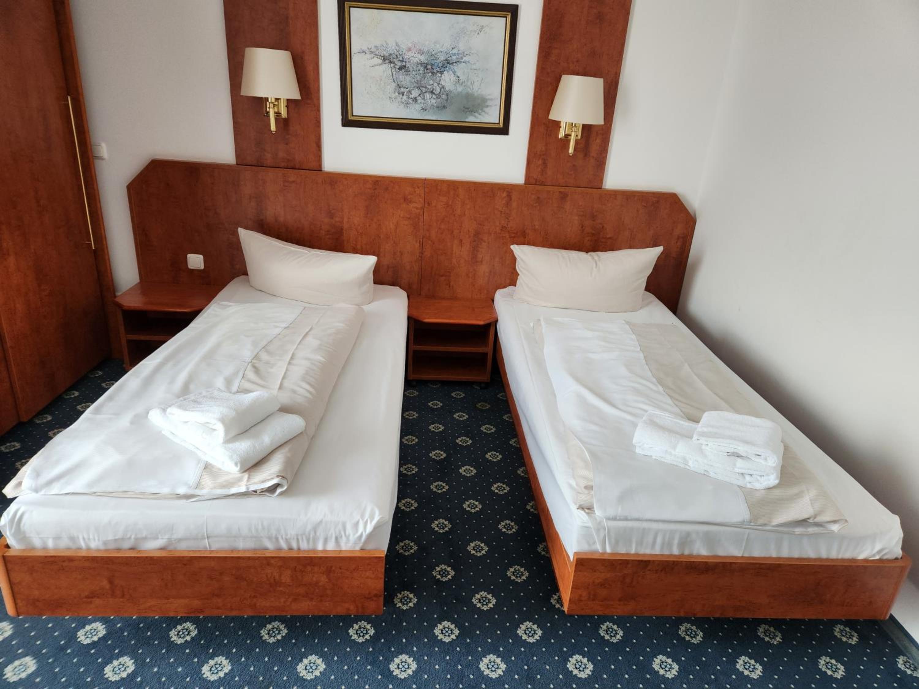 Triple Room with Private Bathroom photo 2