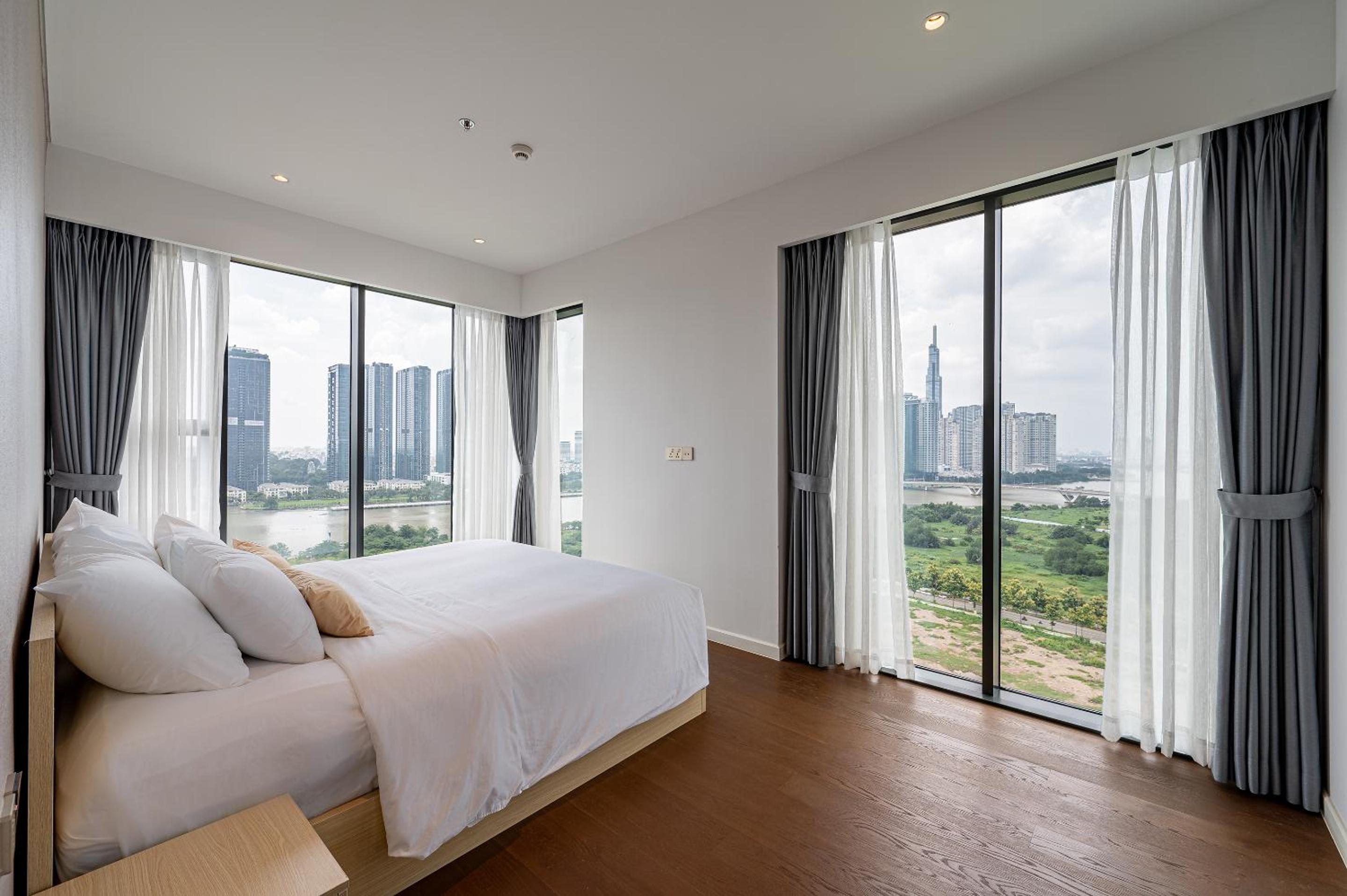 Three-Bedroom Premium Apartment with Balcony - Photo 20