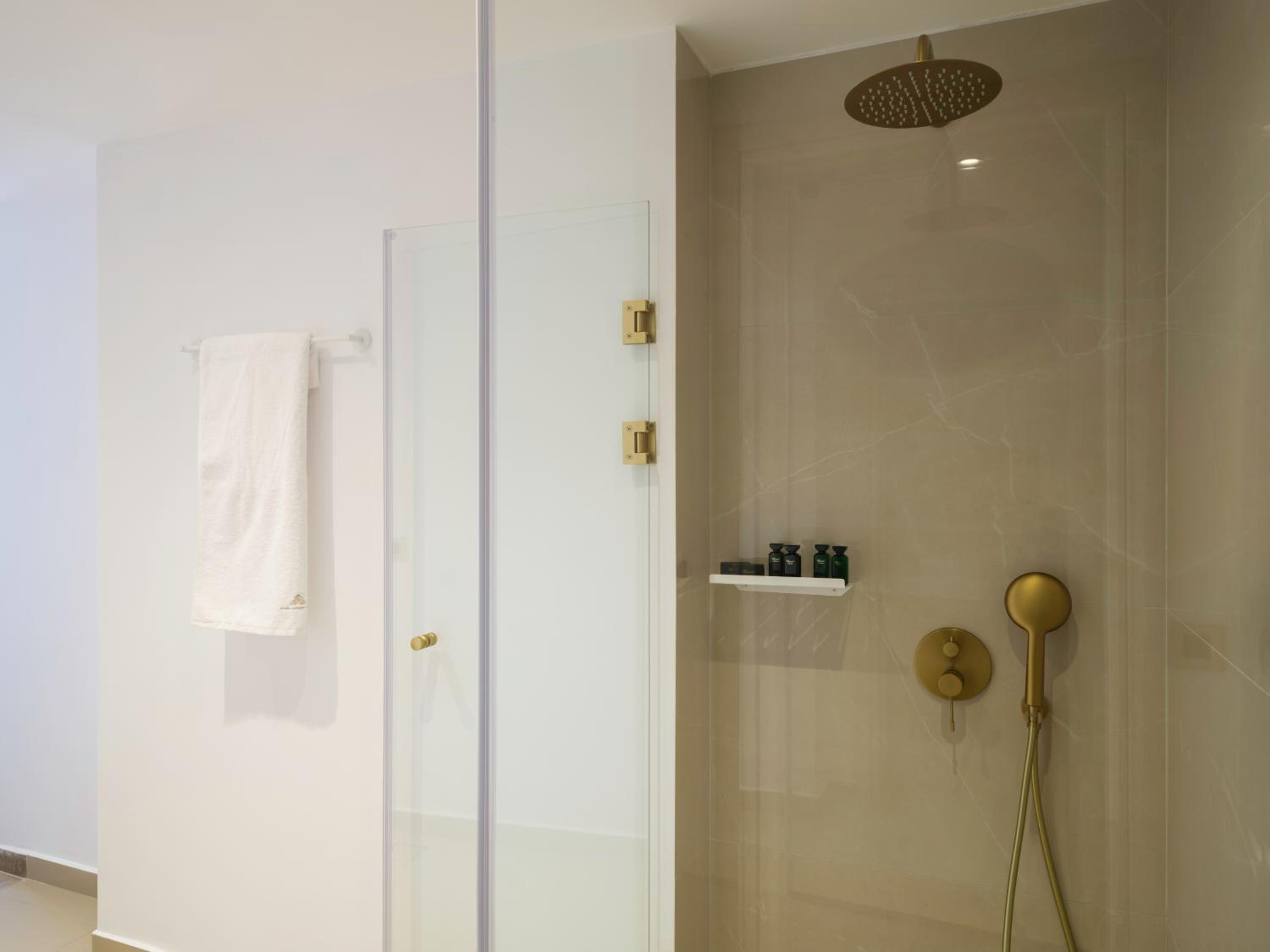 Superior Family Two Bedroom Suite with Sea View photo 3