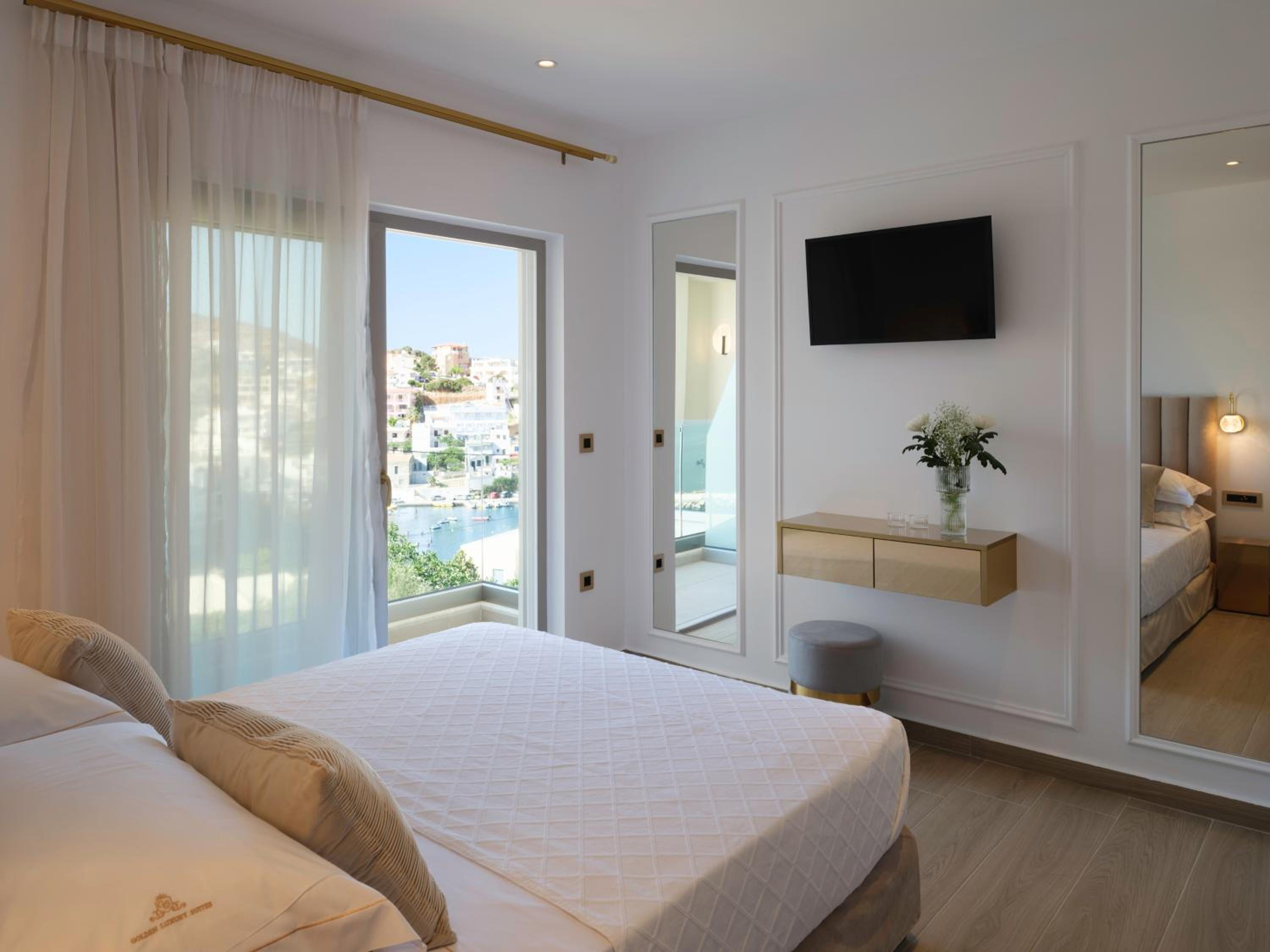 Deluxe Family Two Bedroom Suite with Sea View photo 1