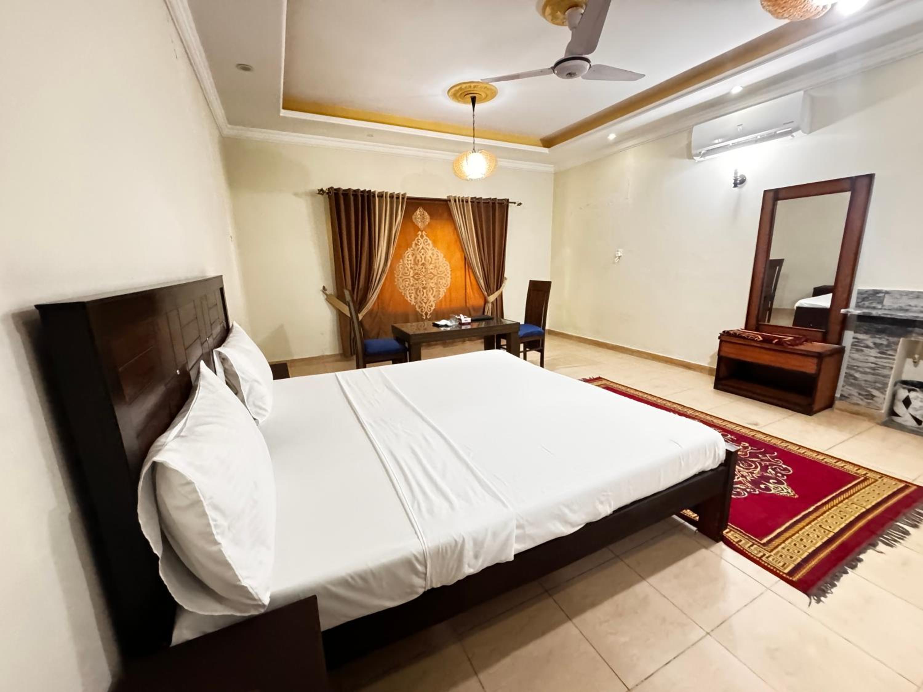 Deluxe Double Or Twin Room photo 2