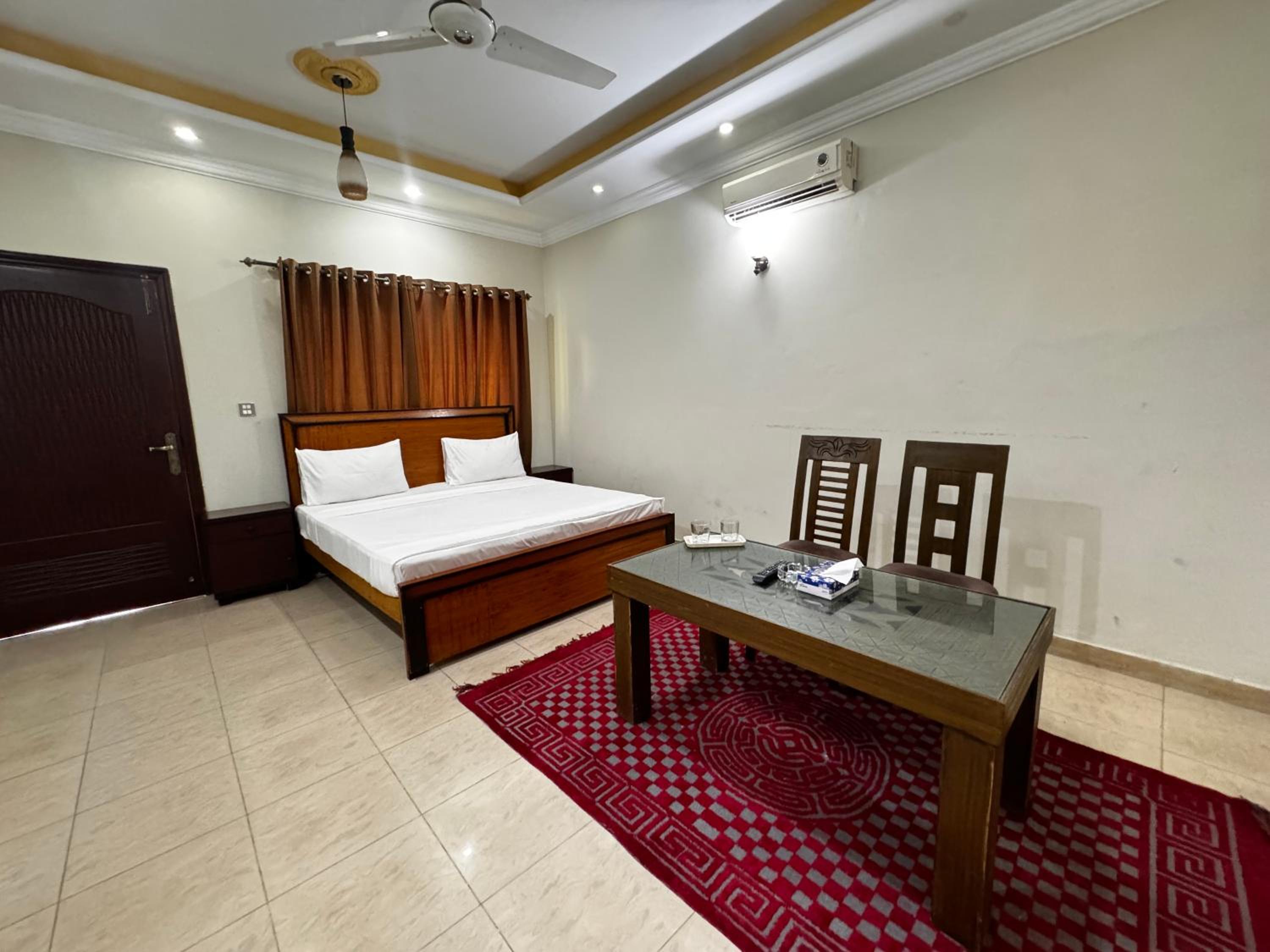Deluxe Queen Room photo 1