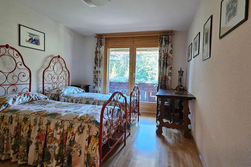 Three-Bedroom Apartment photo 2