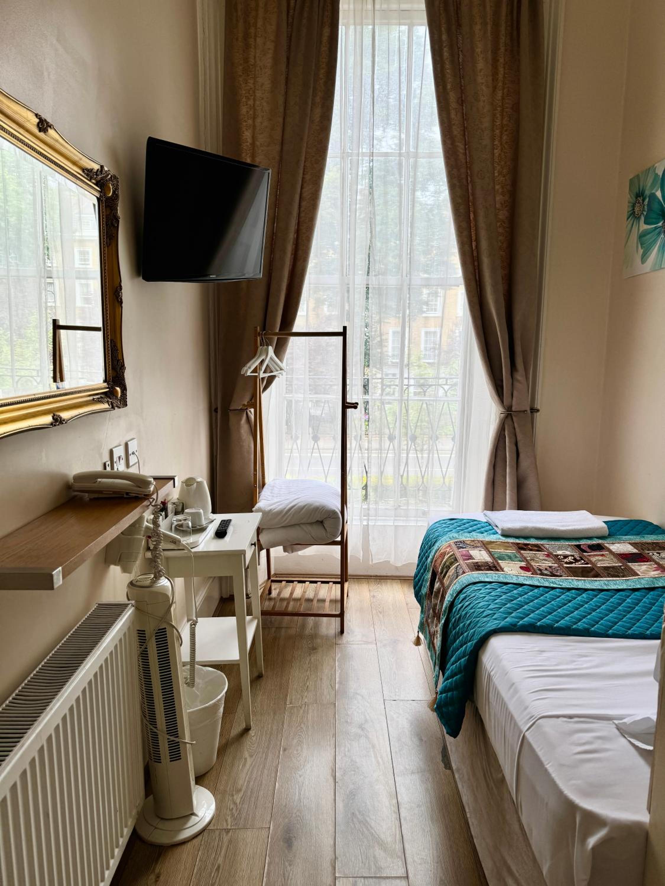 Single Room photo 2