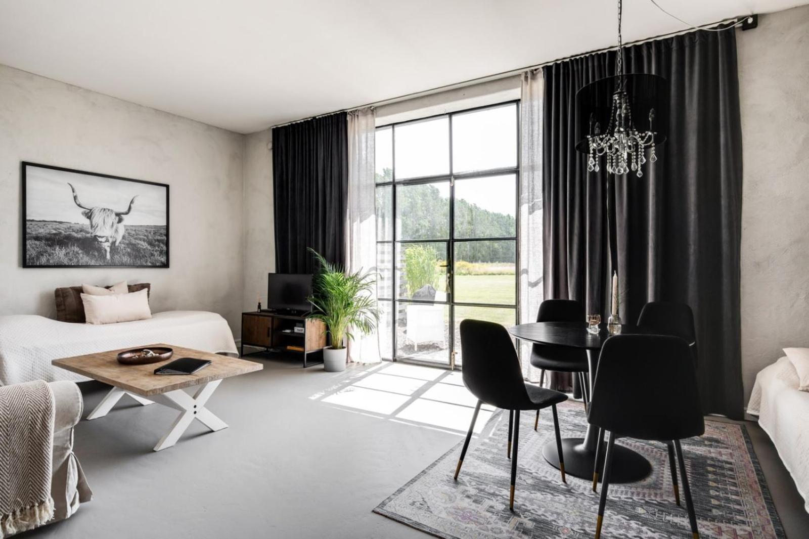 One-Bedroom Family Apartment photo 1