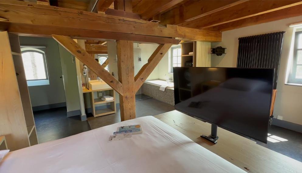 Suite - Photo 2