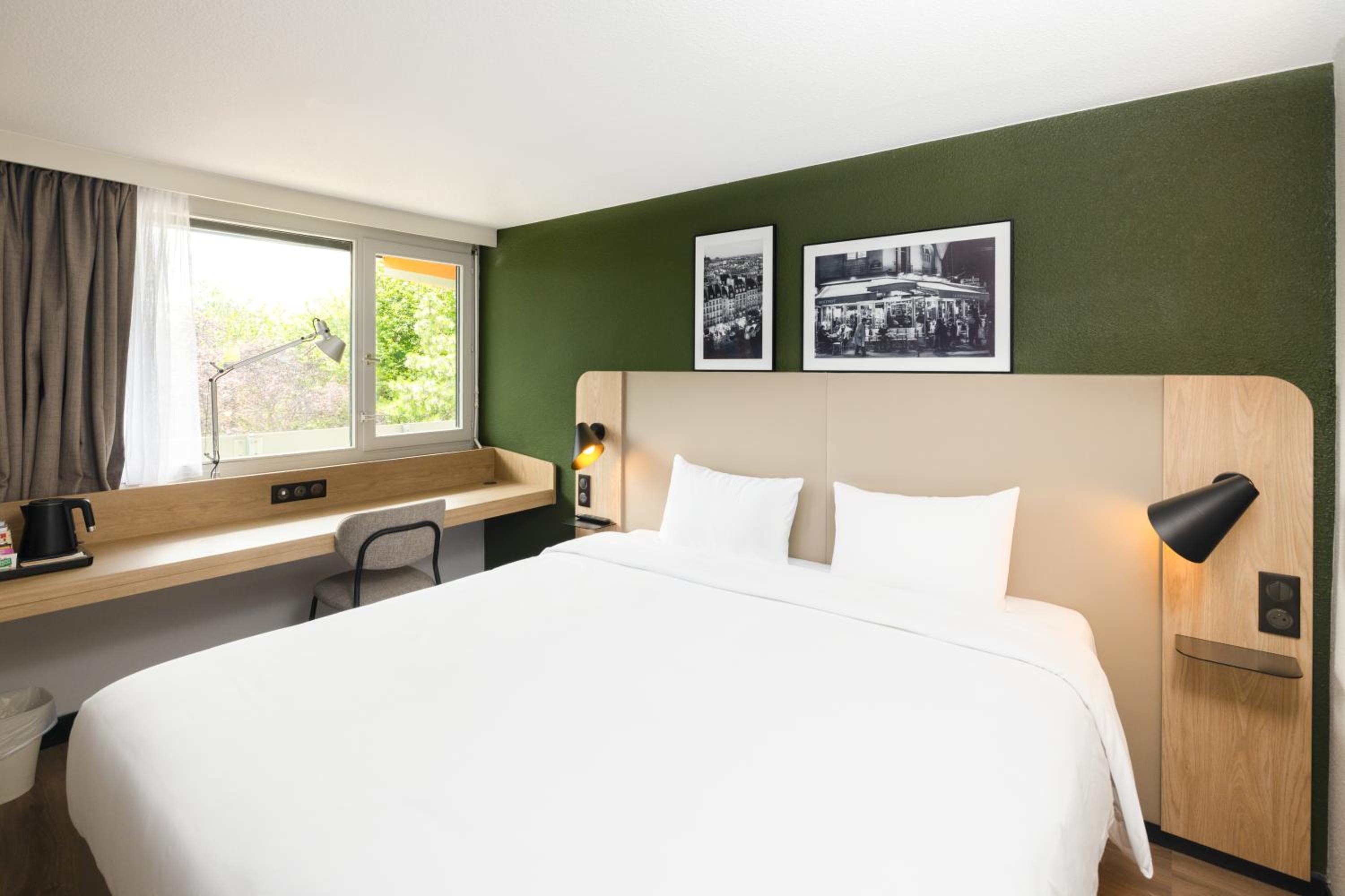 Standard Room - 1 Queen Bed - Photo 11