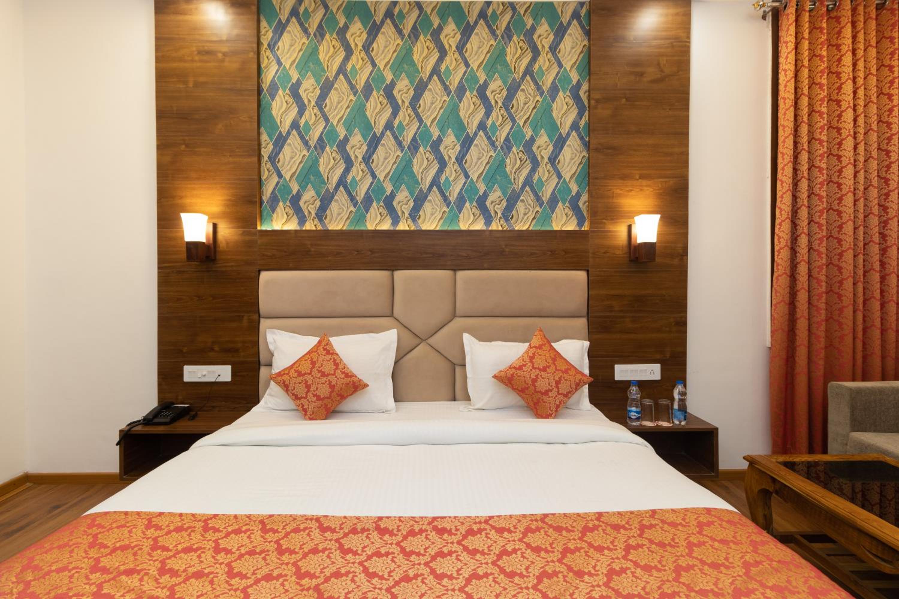 Deluxe Room - Photo 1