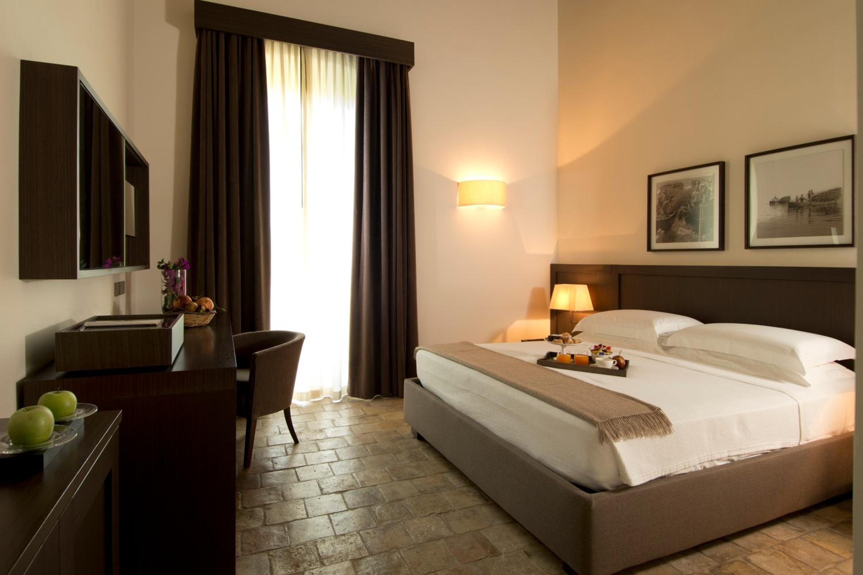 Deluxe Double or Twin Room photo 3