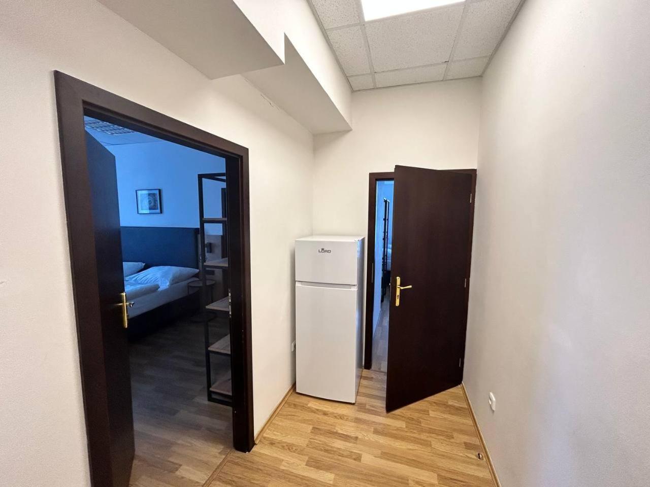 Apartment thumbnail 6