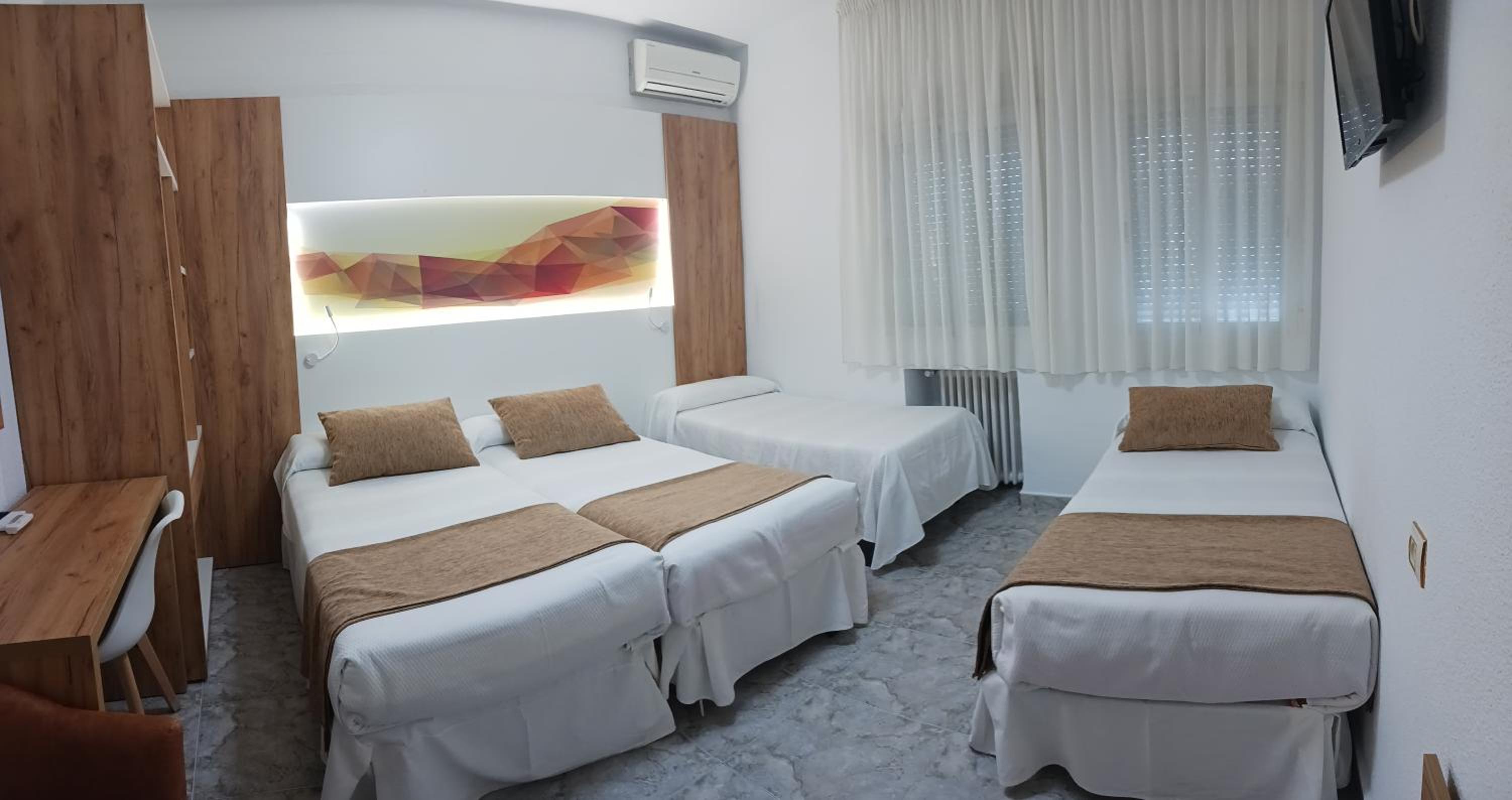 Habitación Doble con dos Camas Extras
