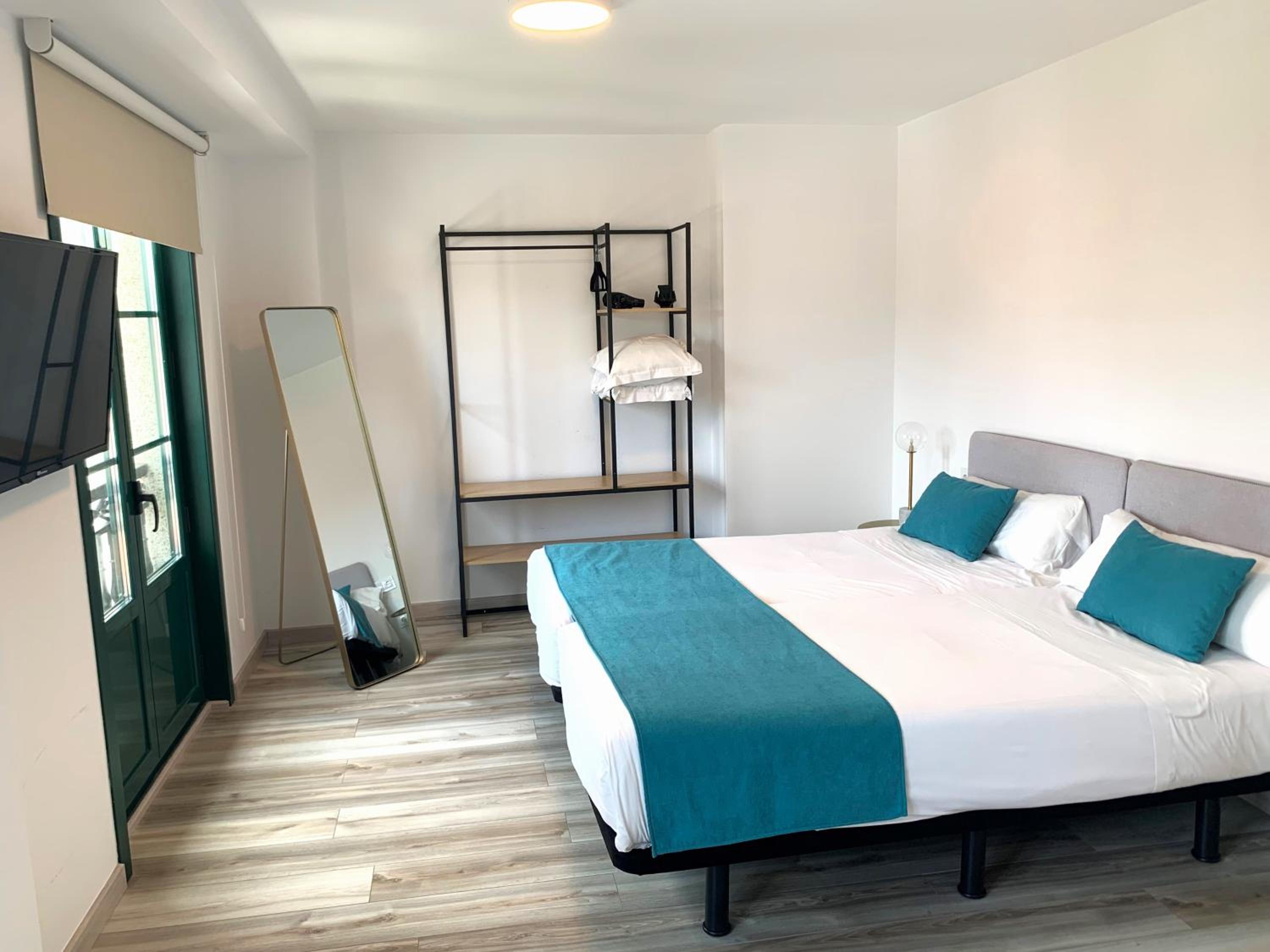 Double or Twin Room with City View photo 3