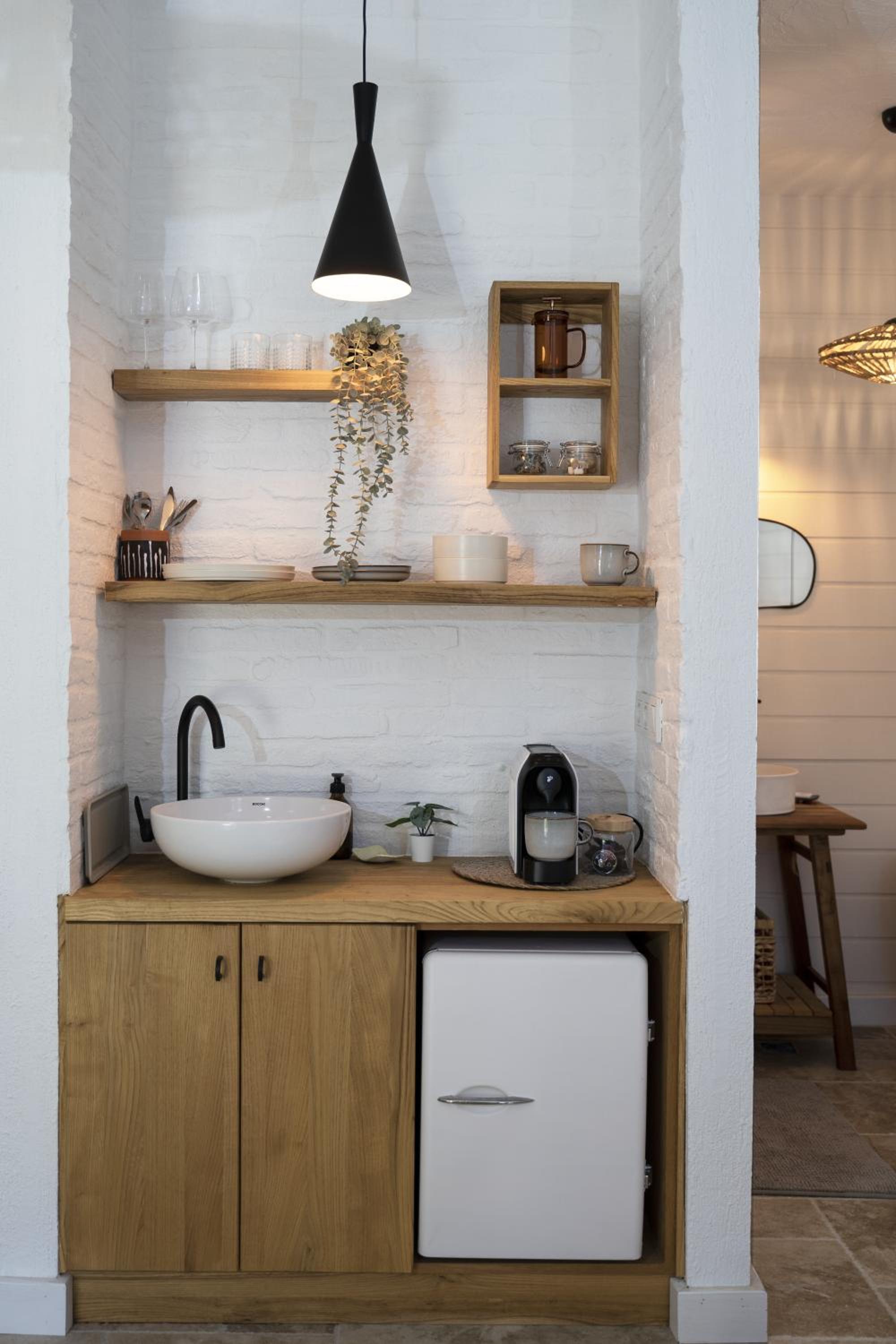 One-Bedroom Apartment With Garden photo 2