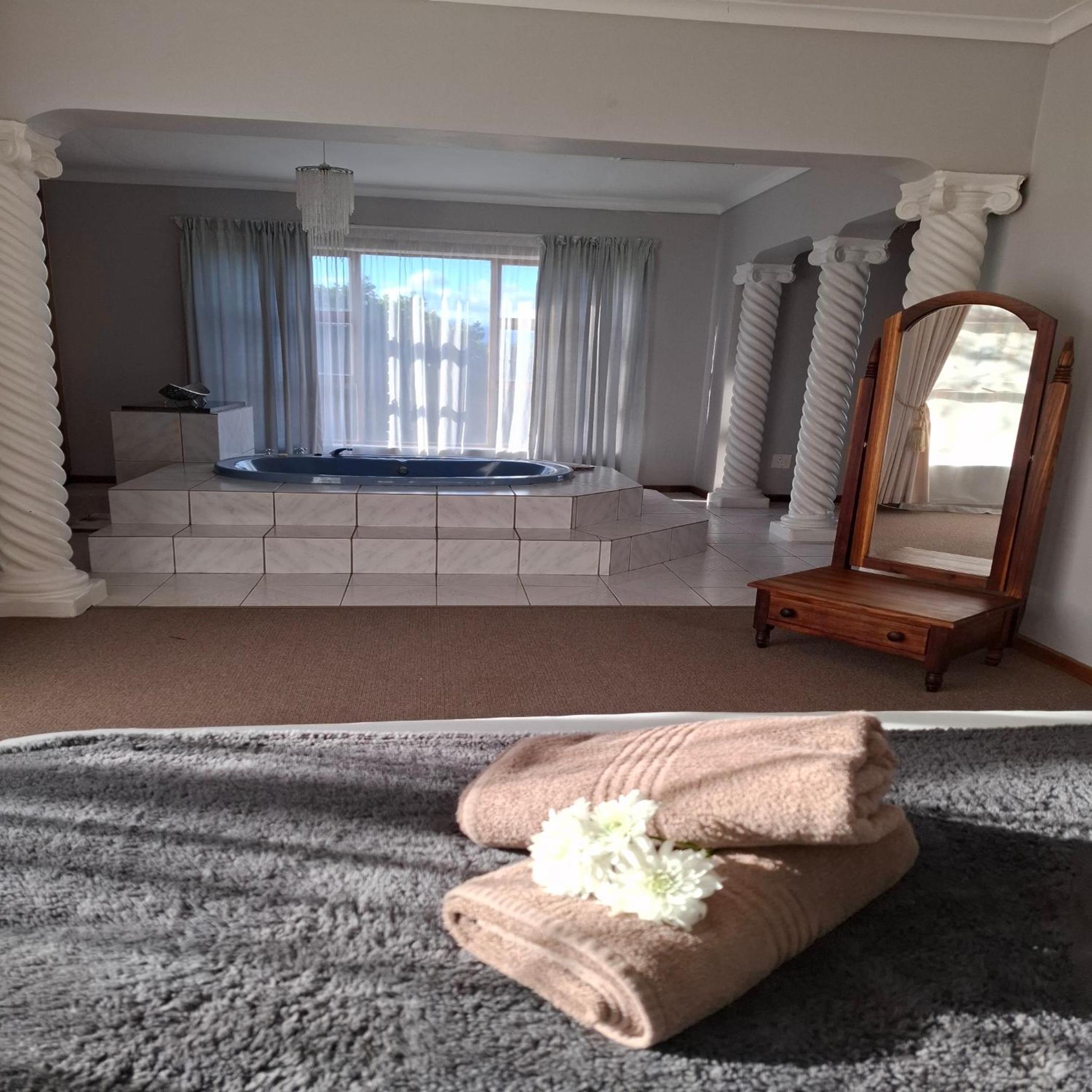Honeymoon suite photo 1