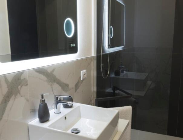 Double Room with Private Bathroom - Photo 5