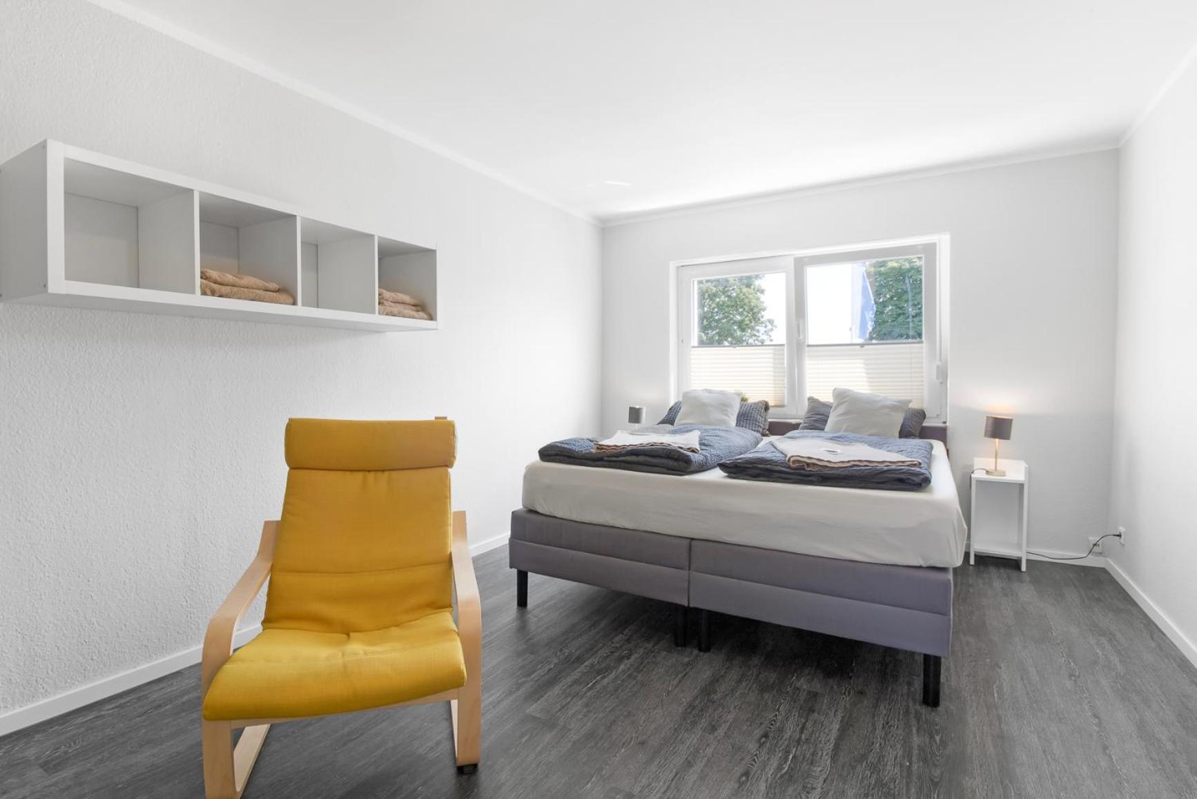 One-Bedroom Apartment photo 1