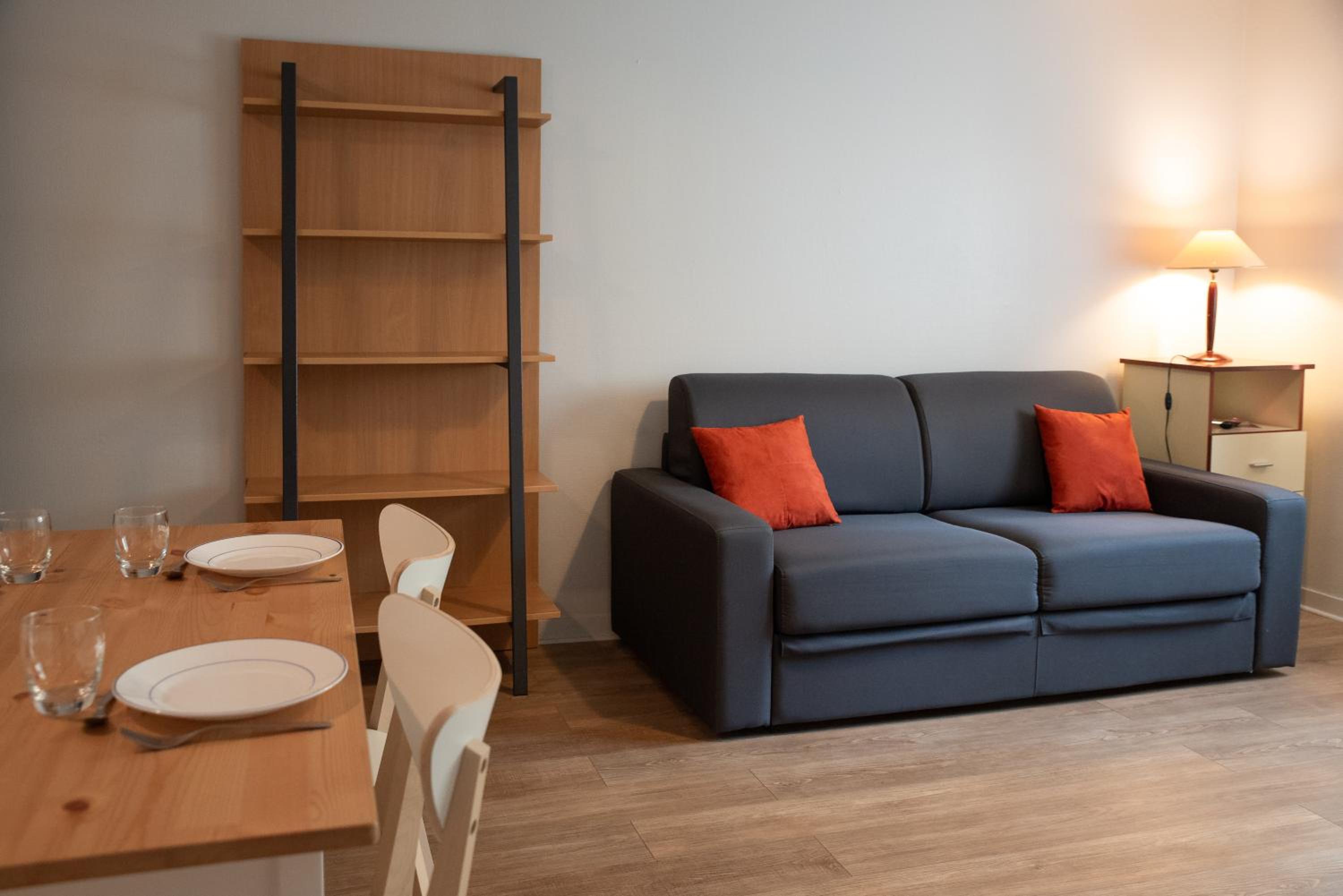 One-Bedroom Apartment - Photo 1