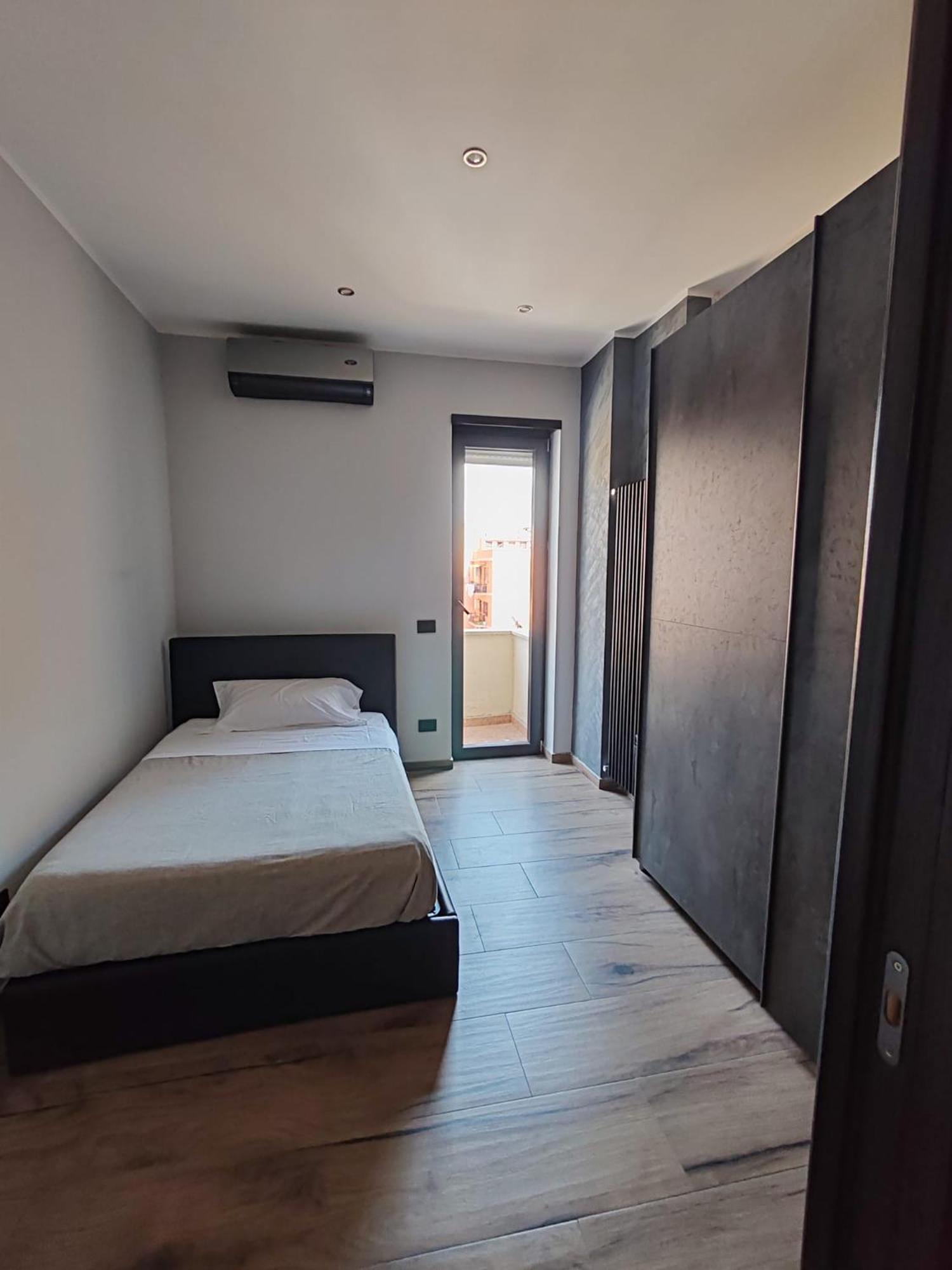 Single Room With Private External Bathroom