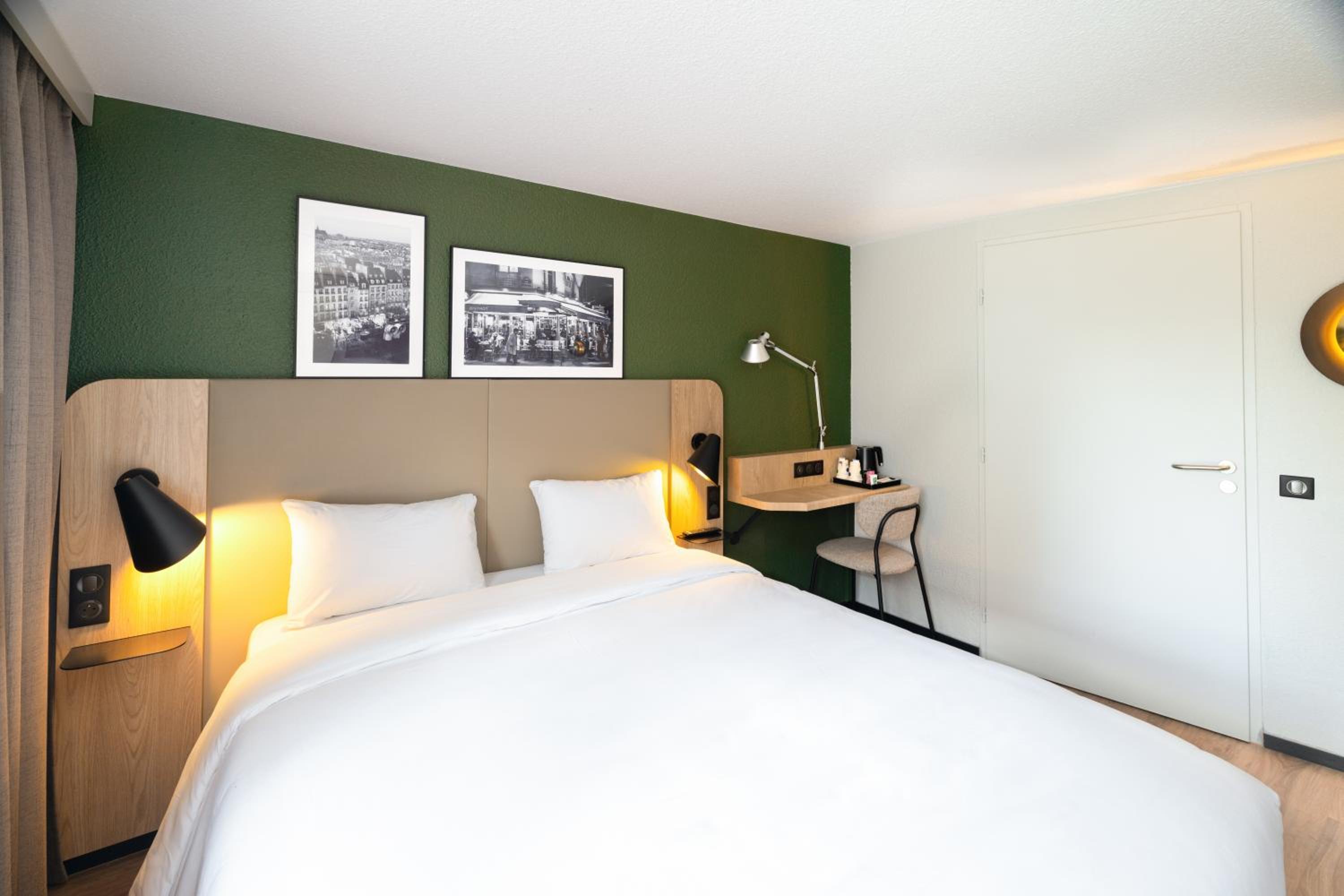 Standard Room - 1 Queen Bed - Photo 4