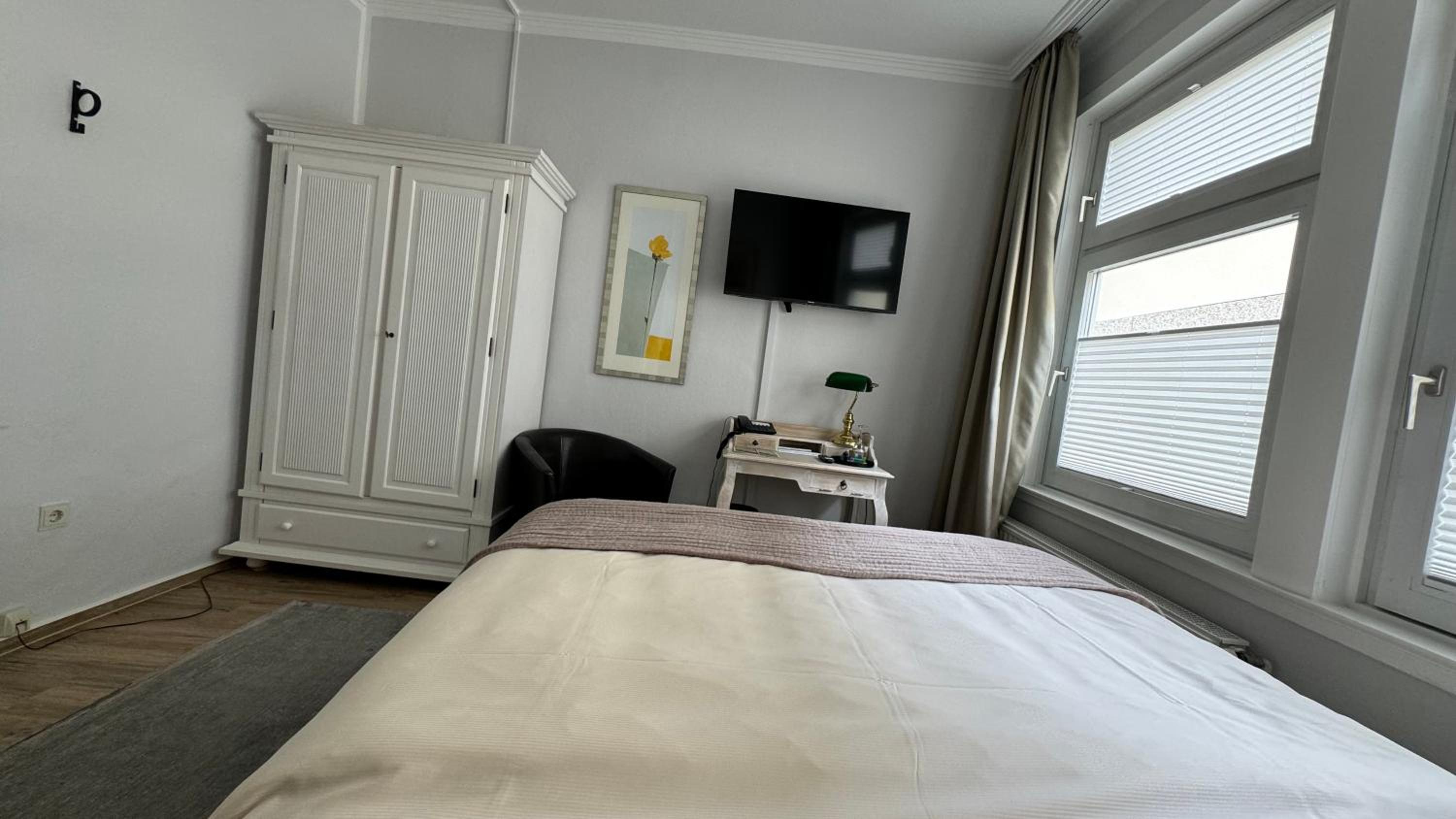 Single Room photo 2