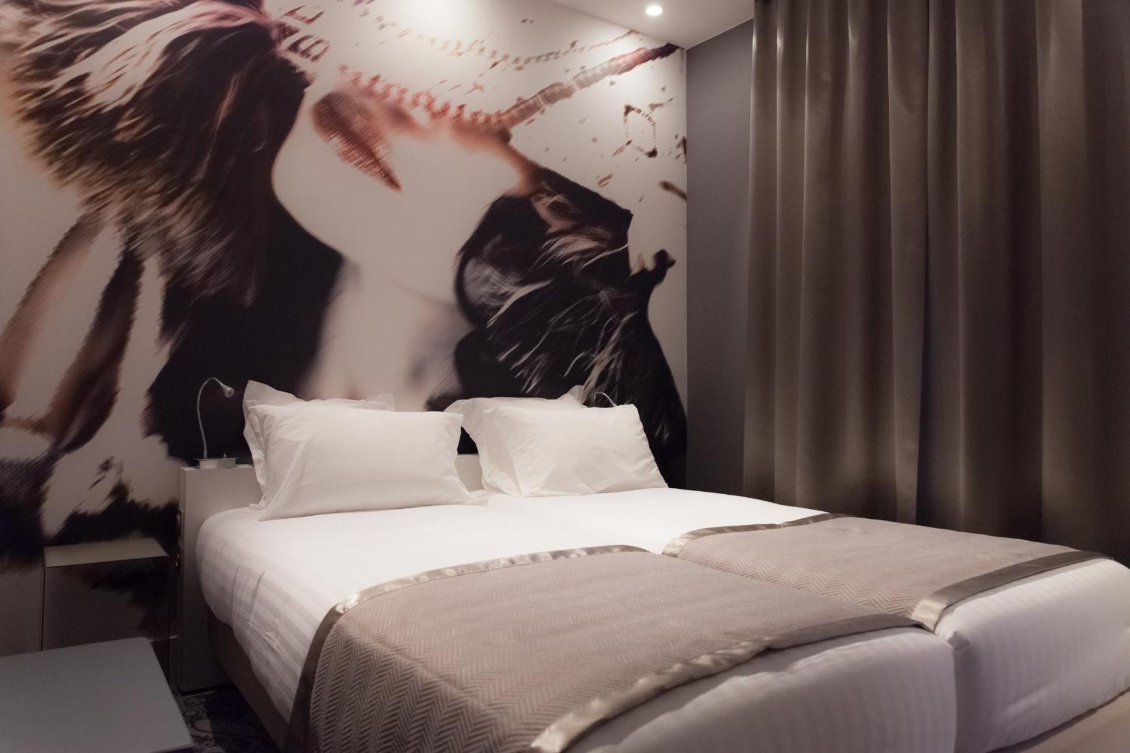 Classic Double Room - Photo 13
