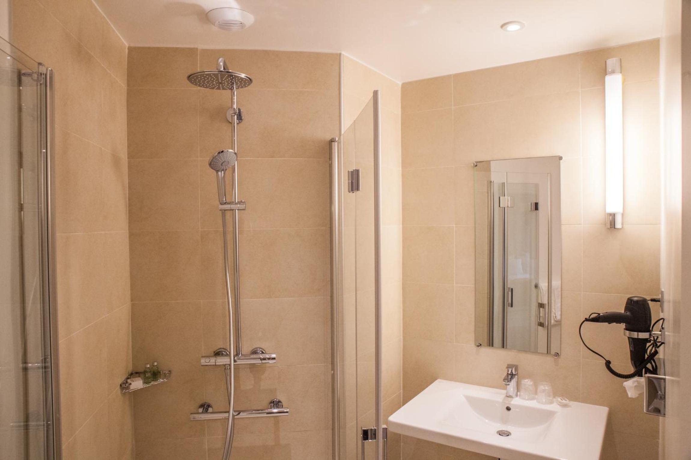Superior Double Room - Photo 9