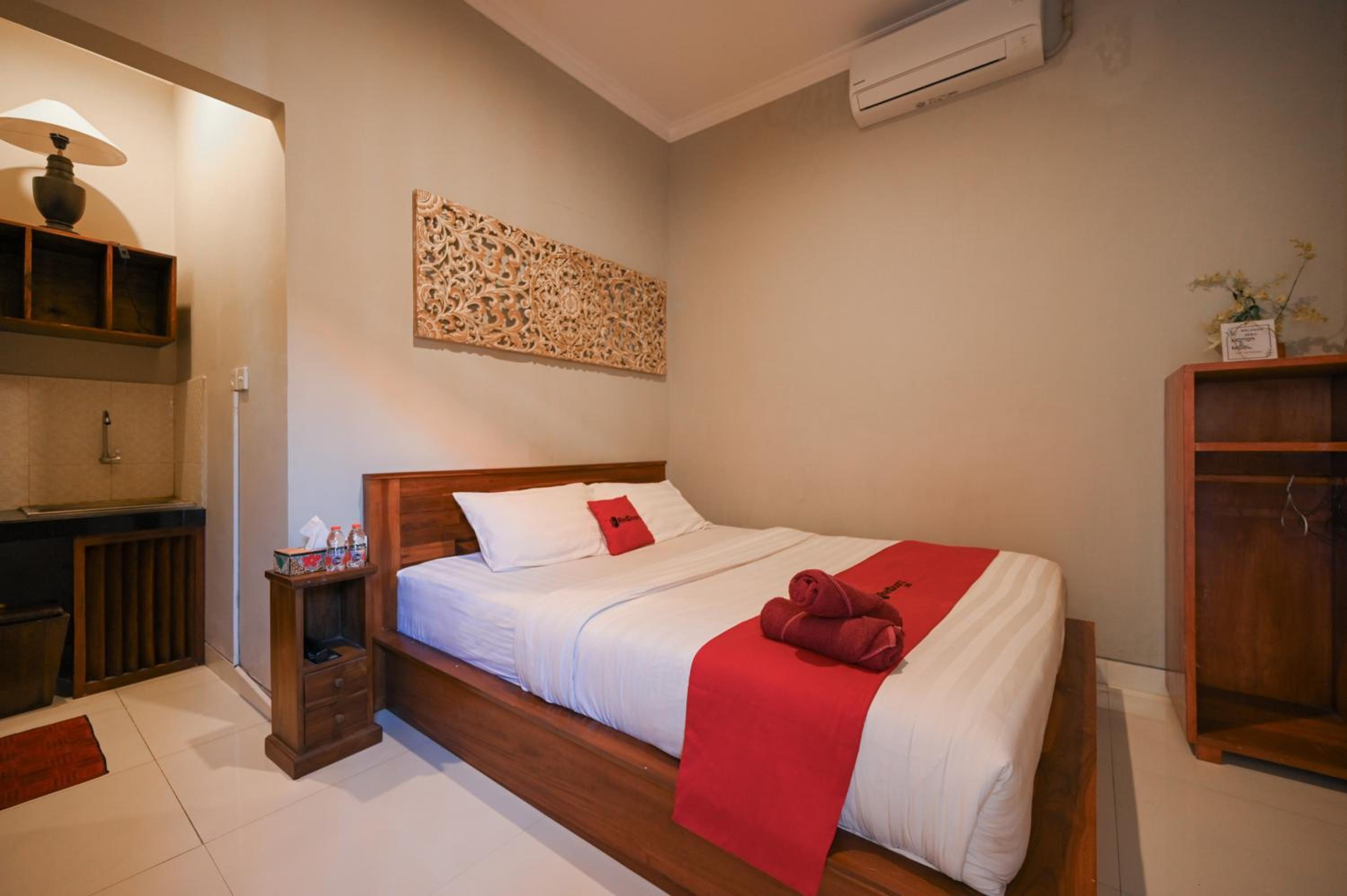 Double Room - Photo 16