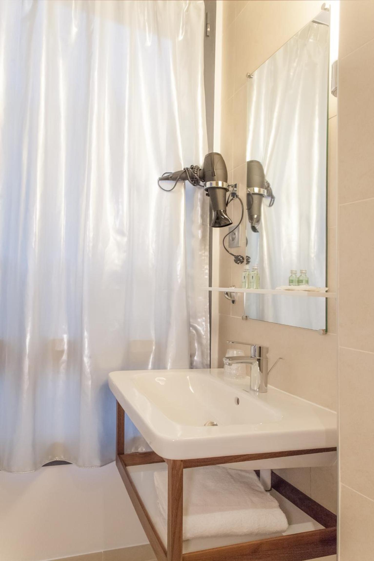 Classic Double Room - Photo 3