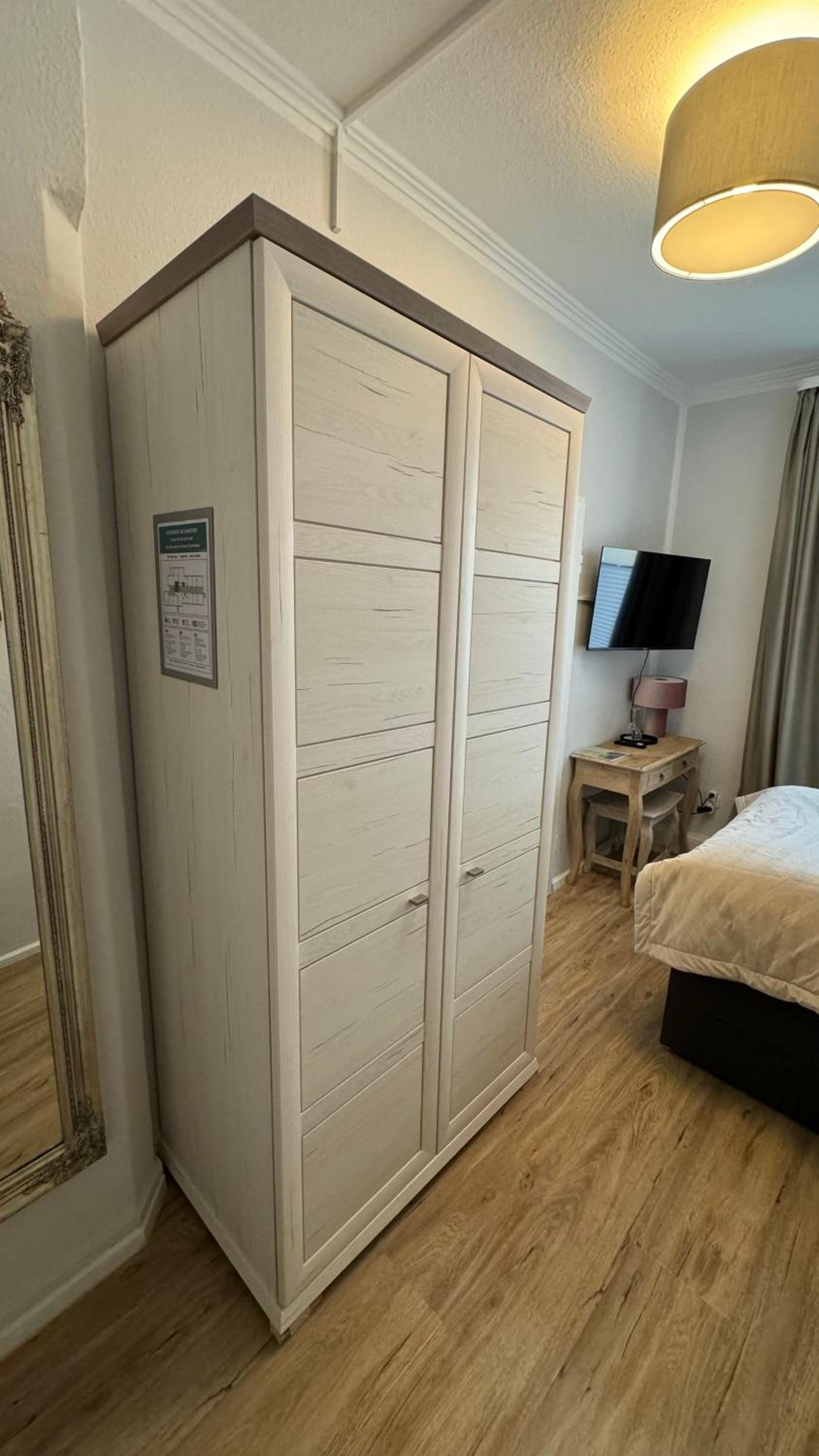 Single Room photo 3