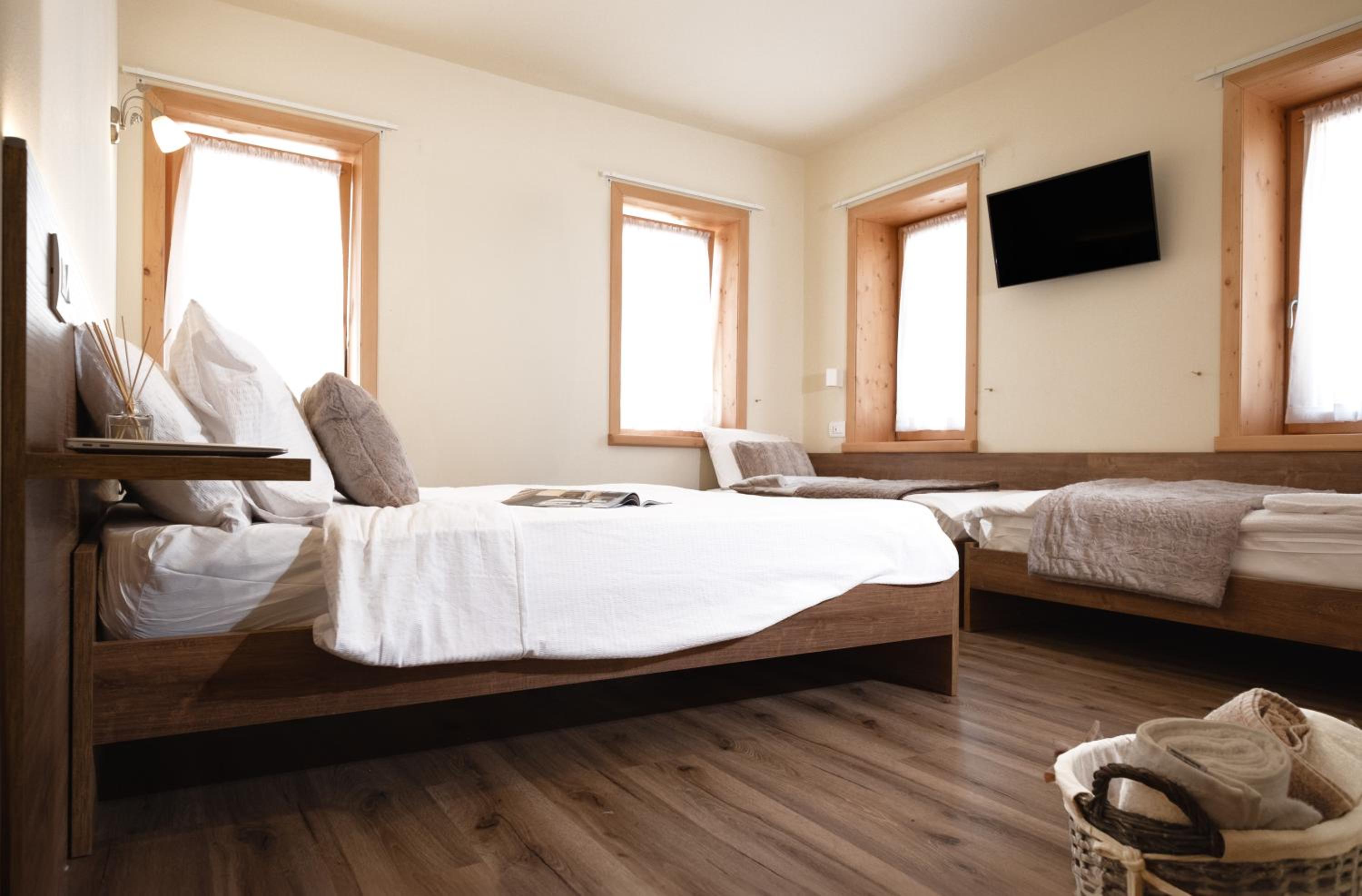 Deluxe Quadruple Room - Photo 1