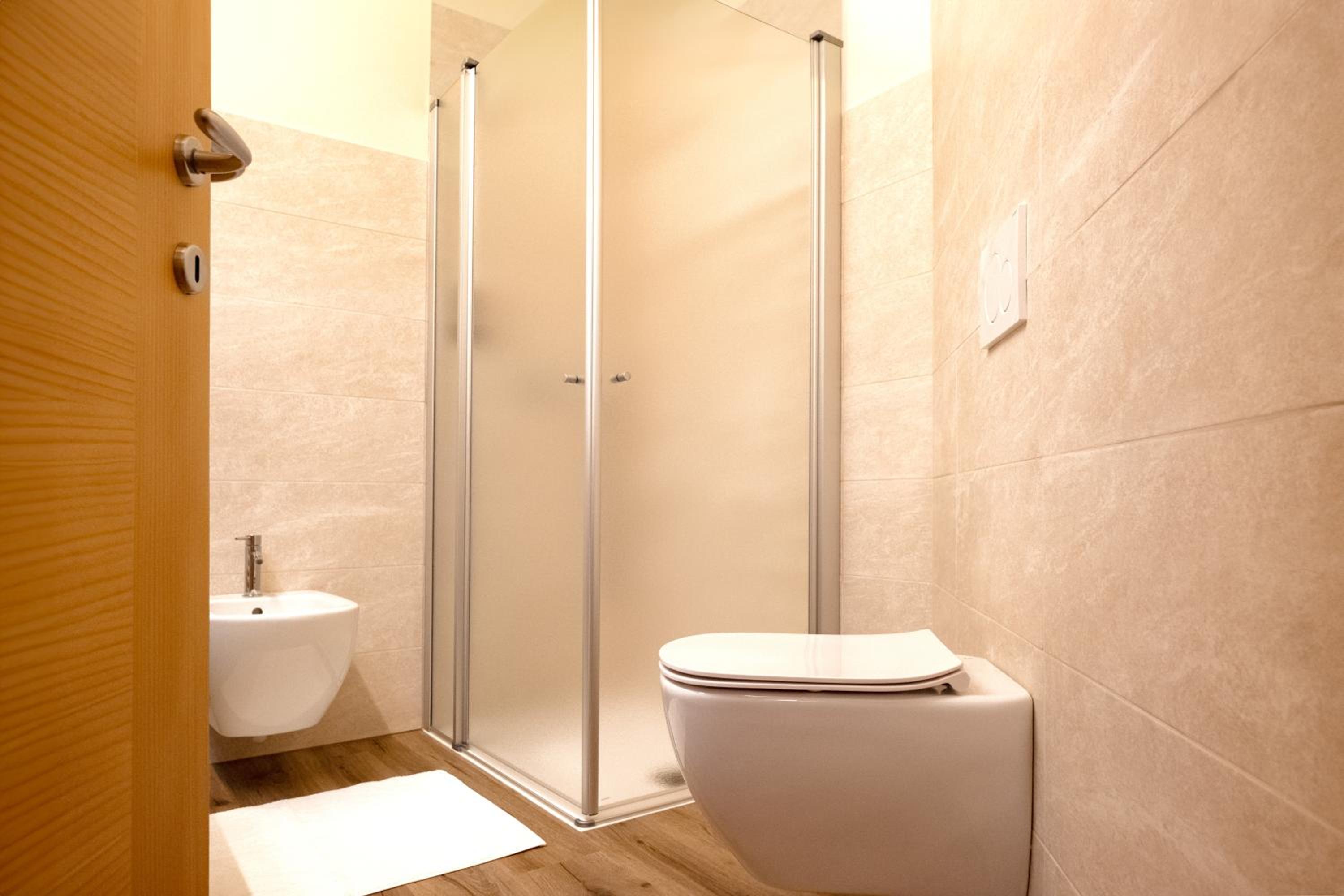 Deluxe Quadruple Room - Photo 9